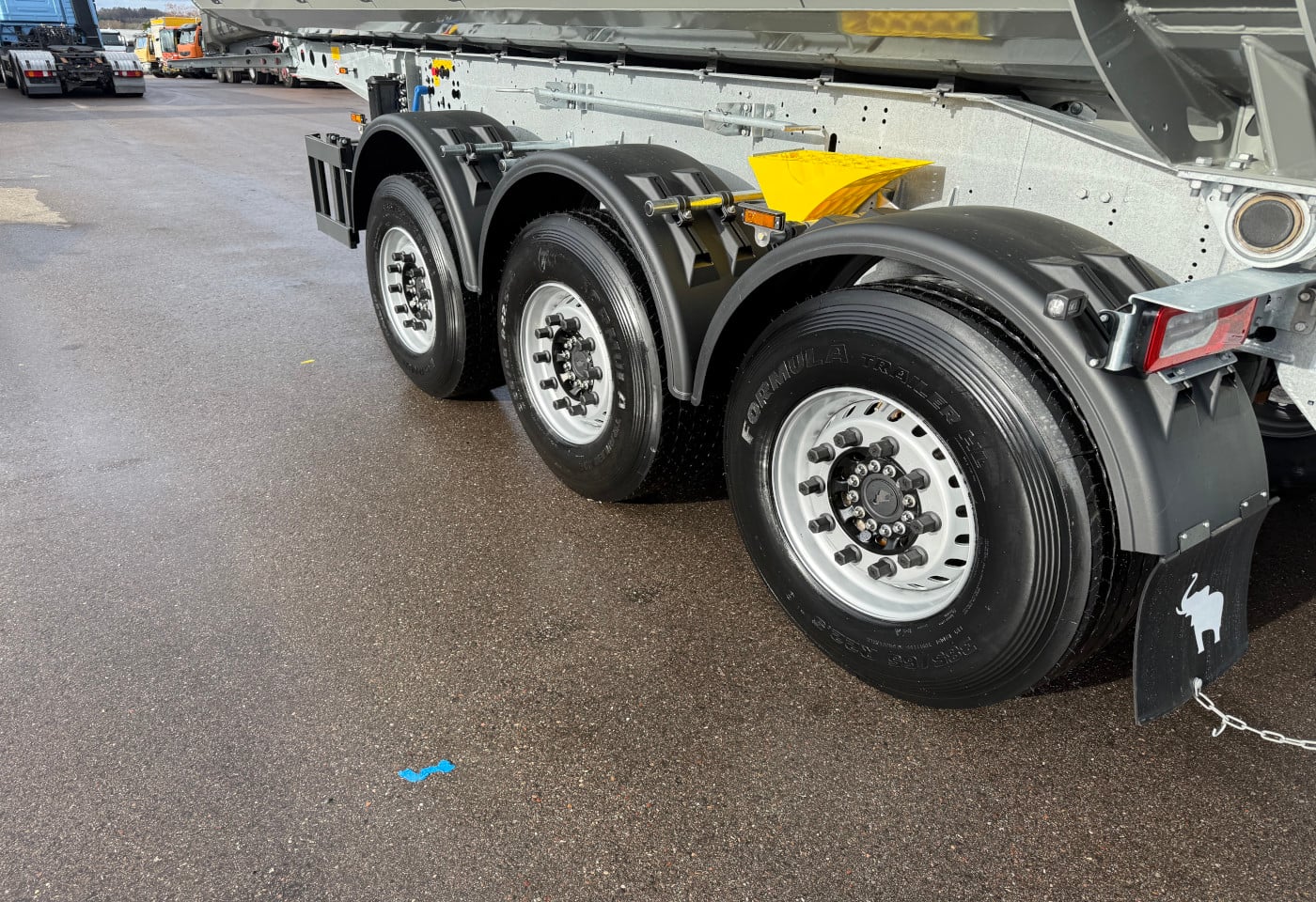 MOTO6625_2834159 vehicle image