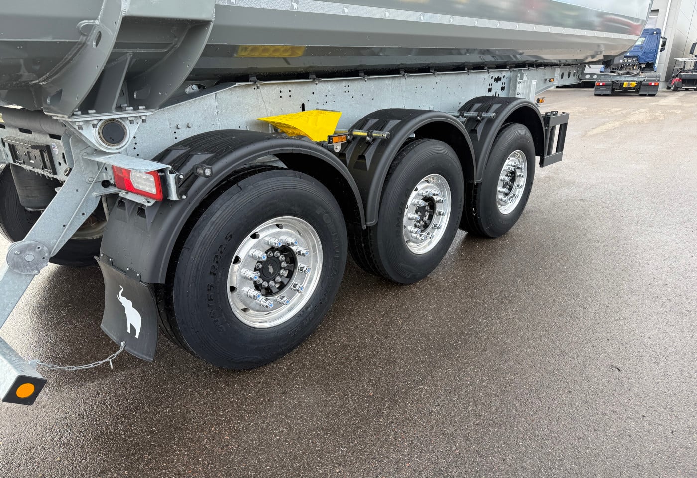 MOTO6625_2834160 vehicle image