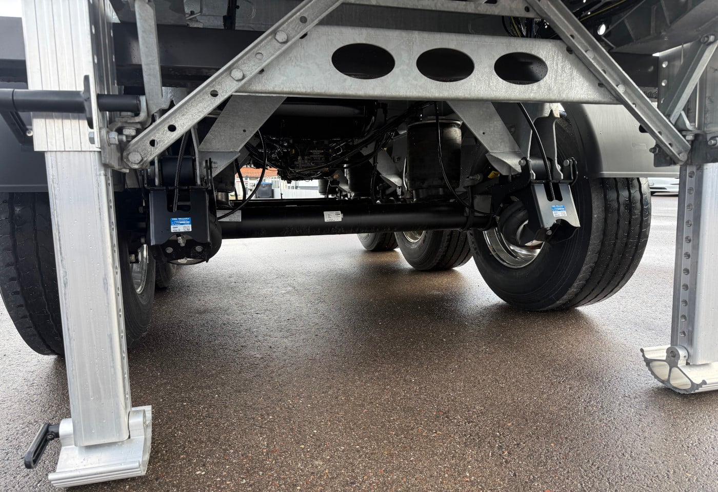 MOTO6625_2834160 vehicle image