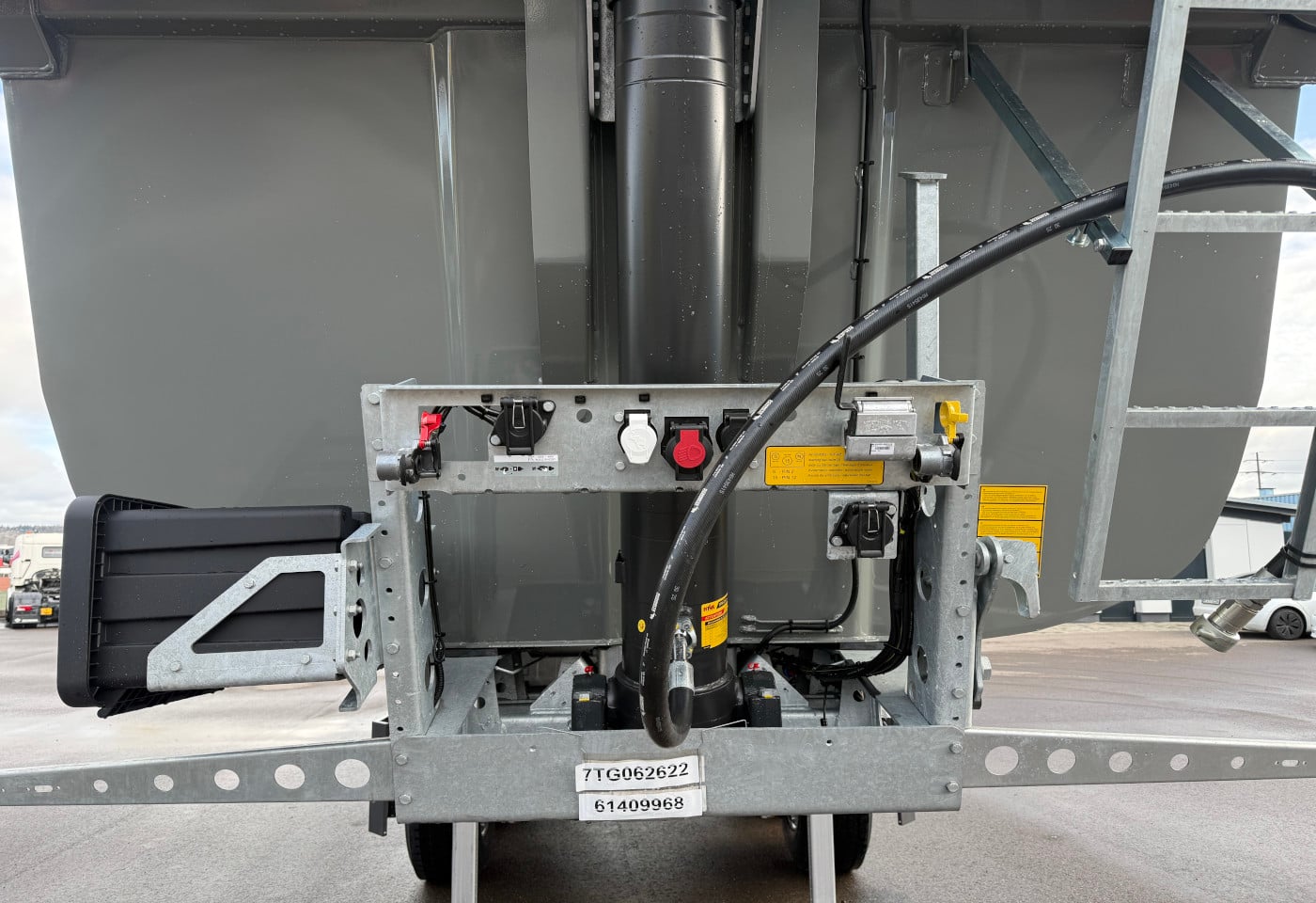 MOTO6625_2834160 vehicle image