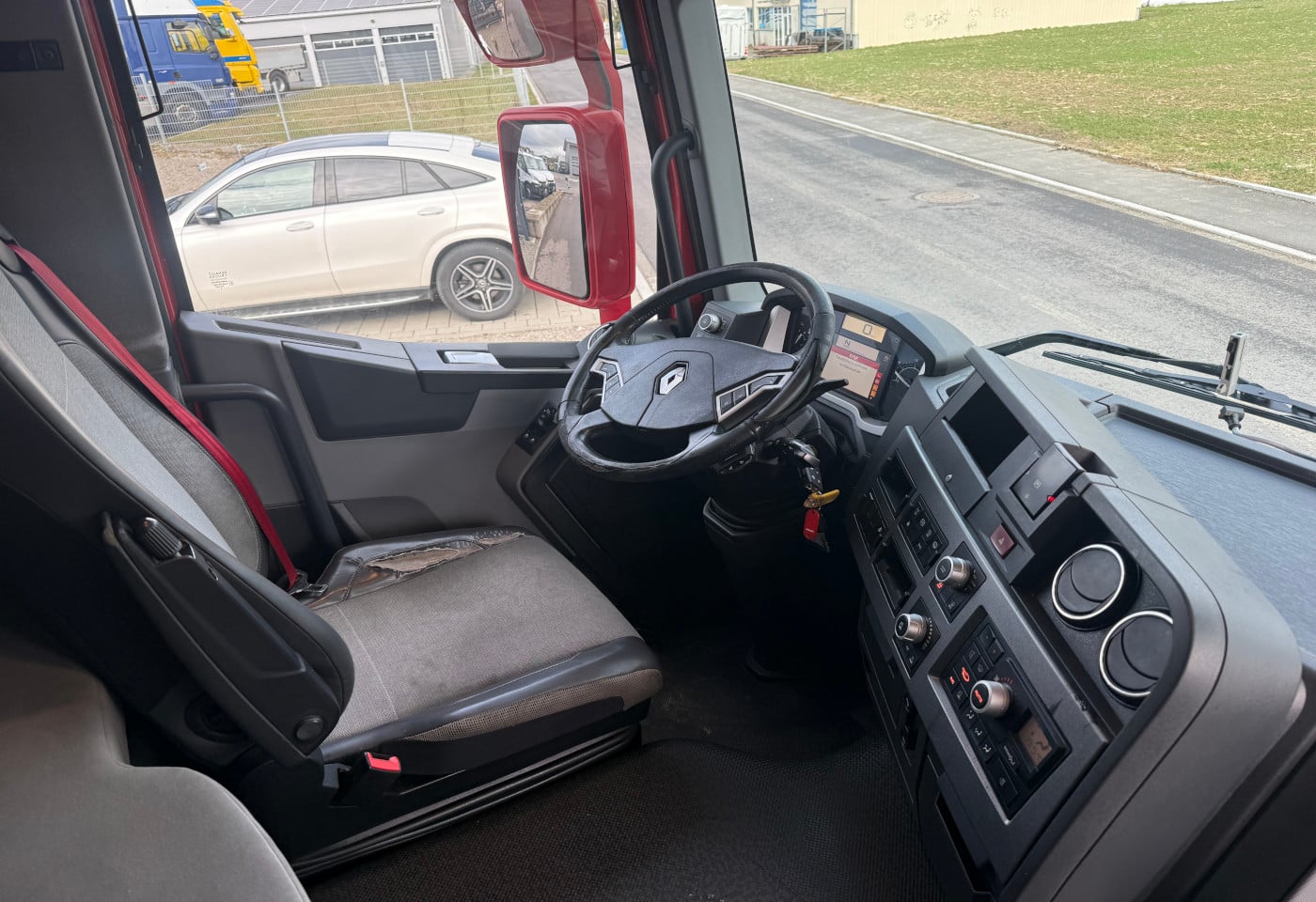 MOTO6625_2834335 vehicle image