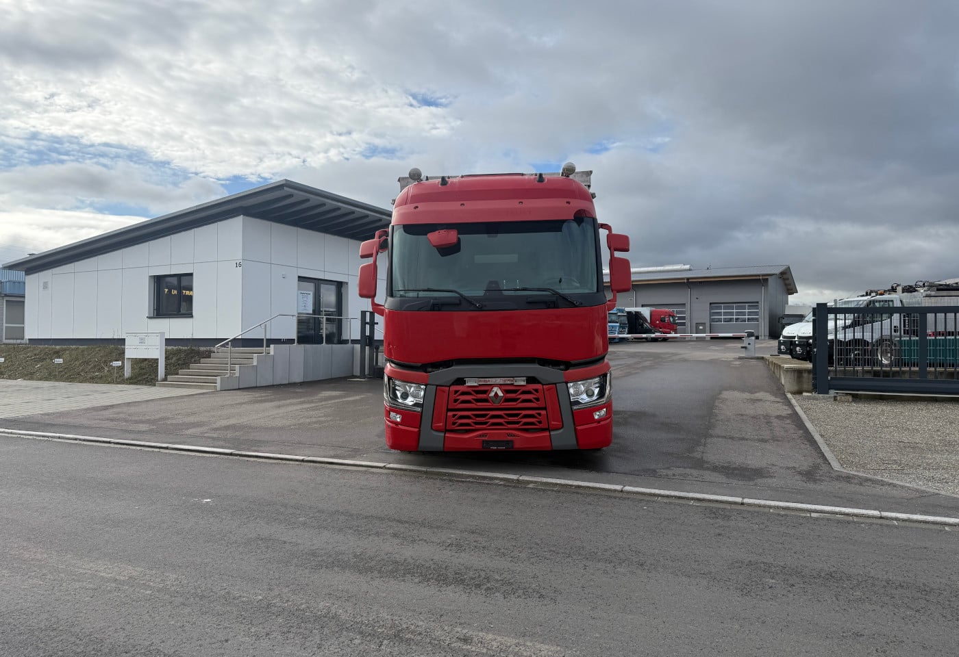 MOTO6625_2834335 vehicle image