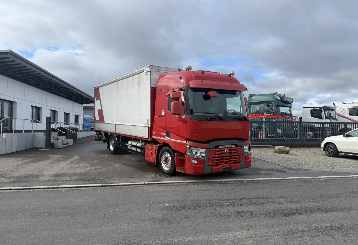 MOTO6625_2834335 vehicle image