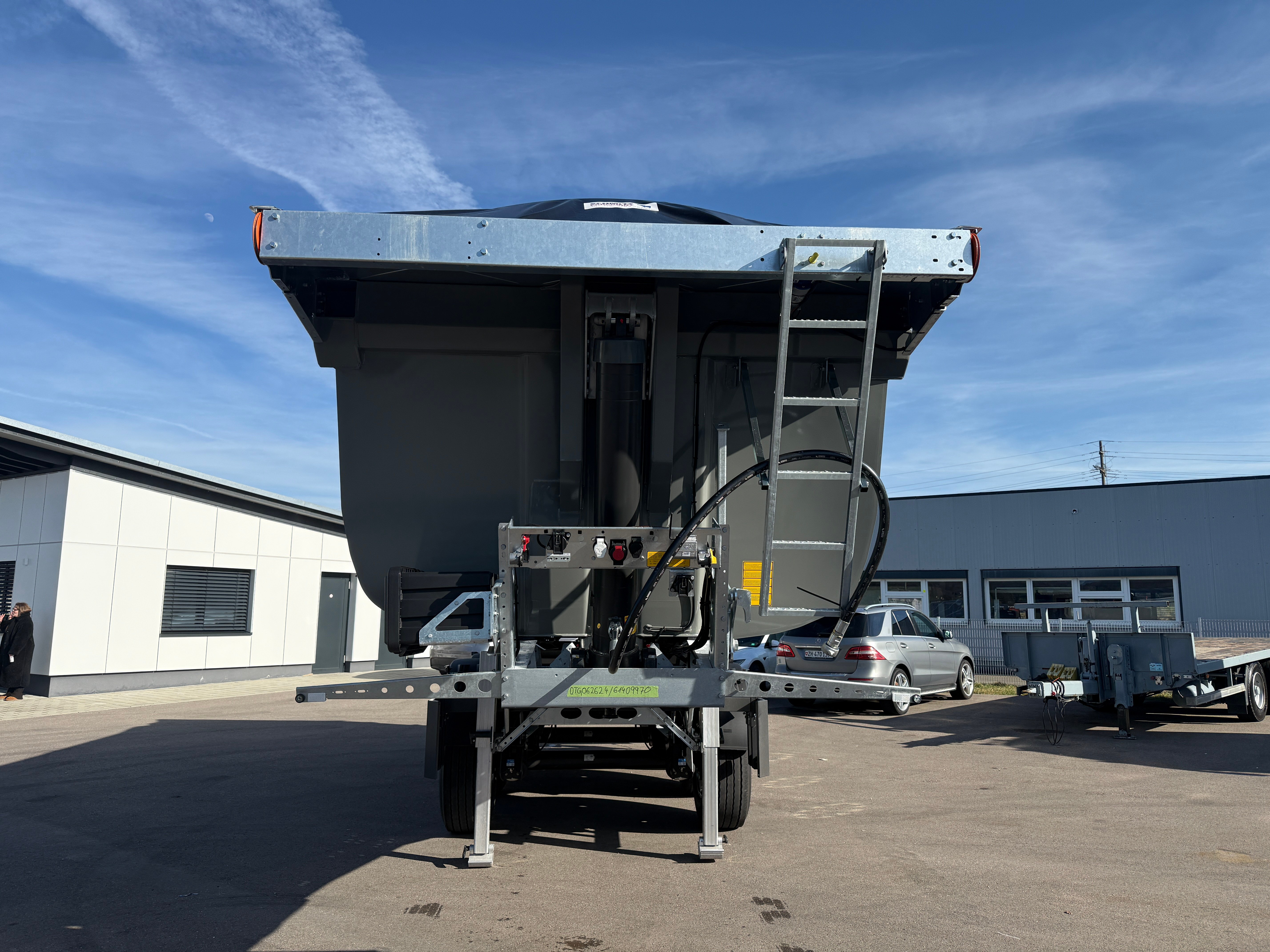 MOTO6625_2835225 vehicle image