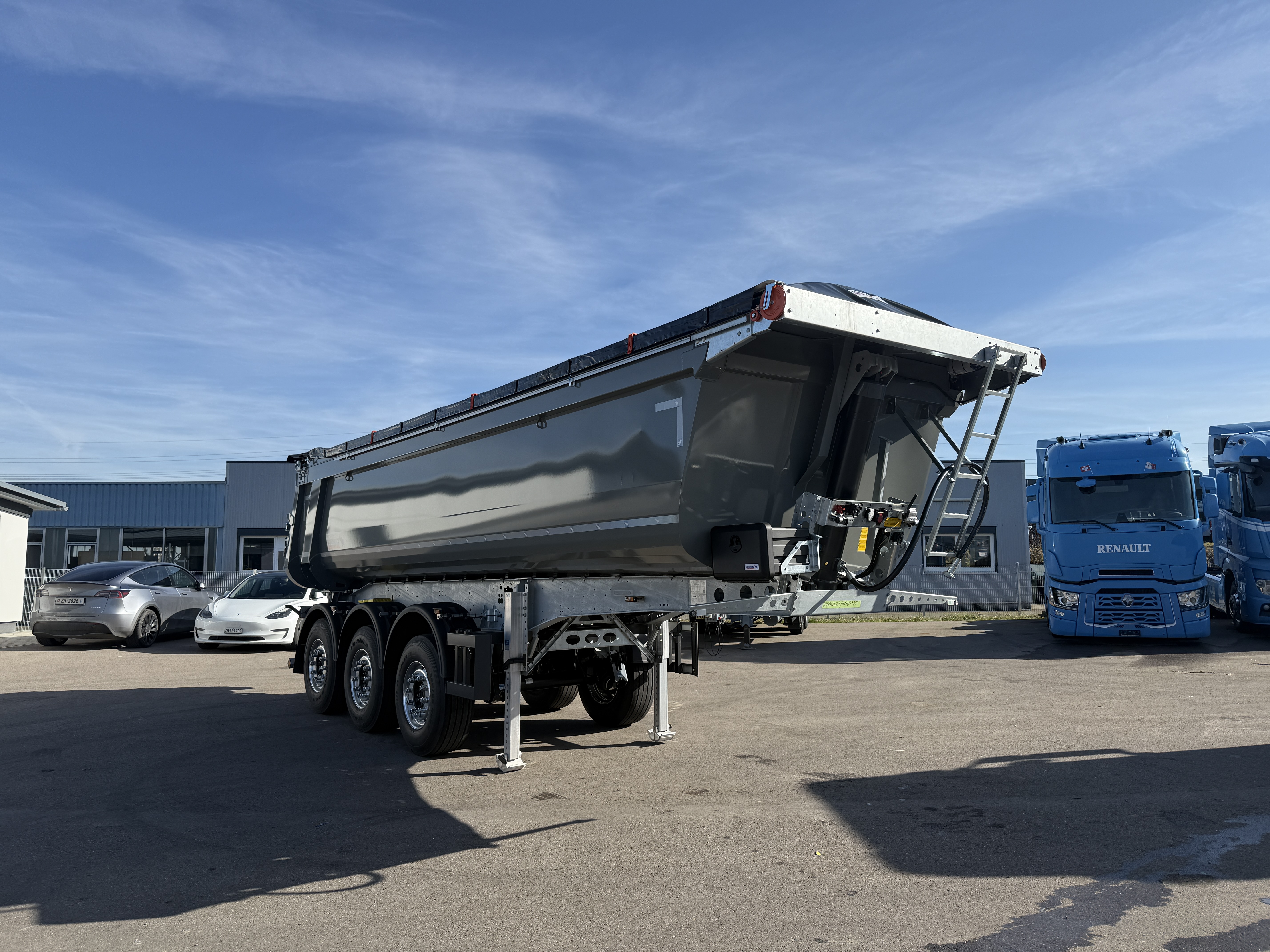 MOTO6625_2835225 vehicle image