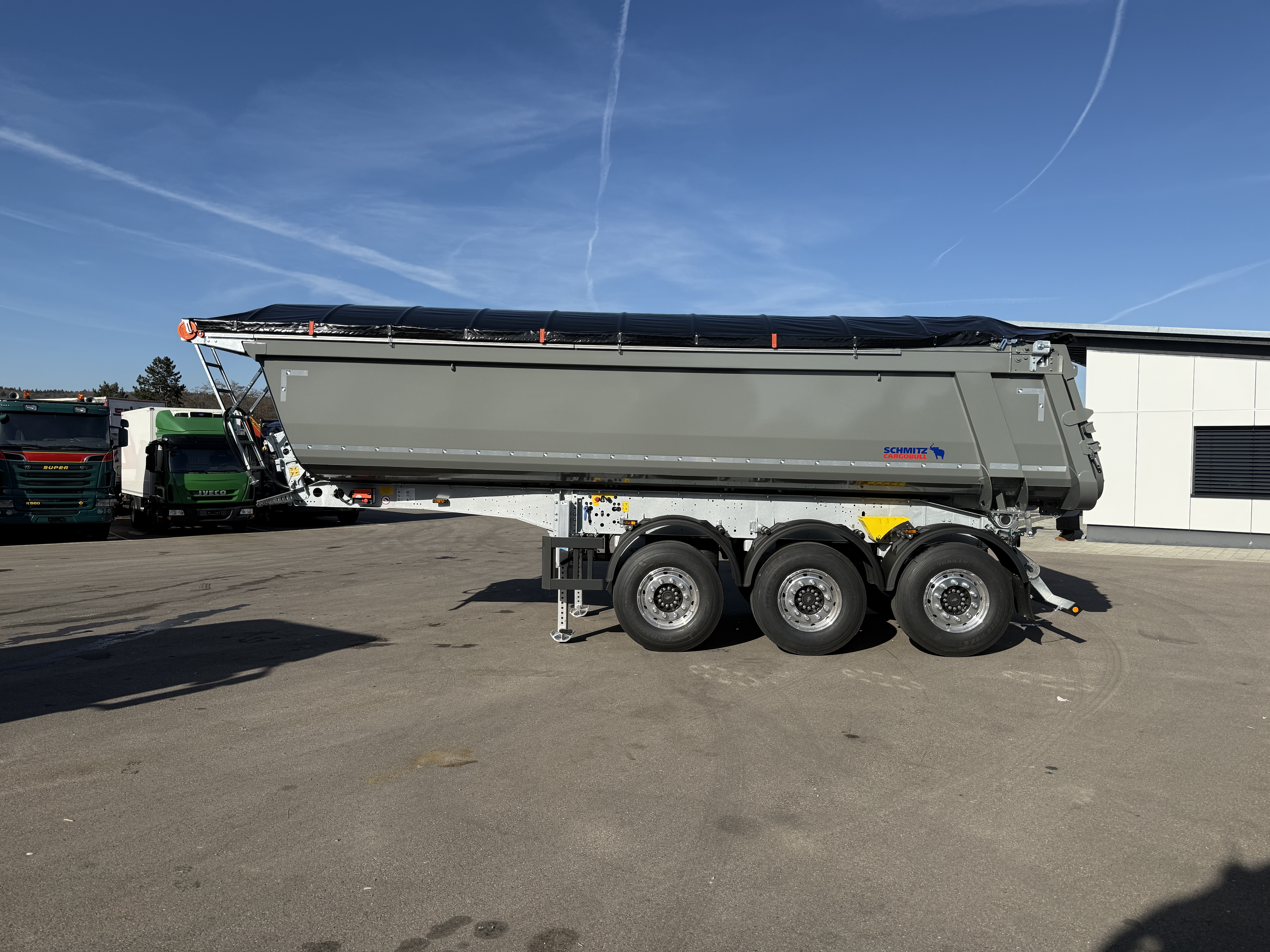 MOTO6625_2835225 vehicle image