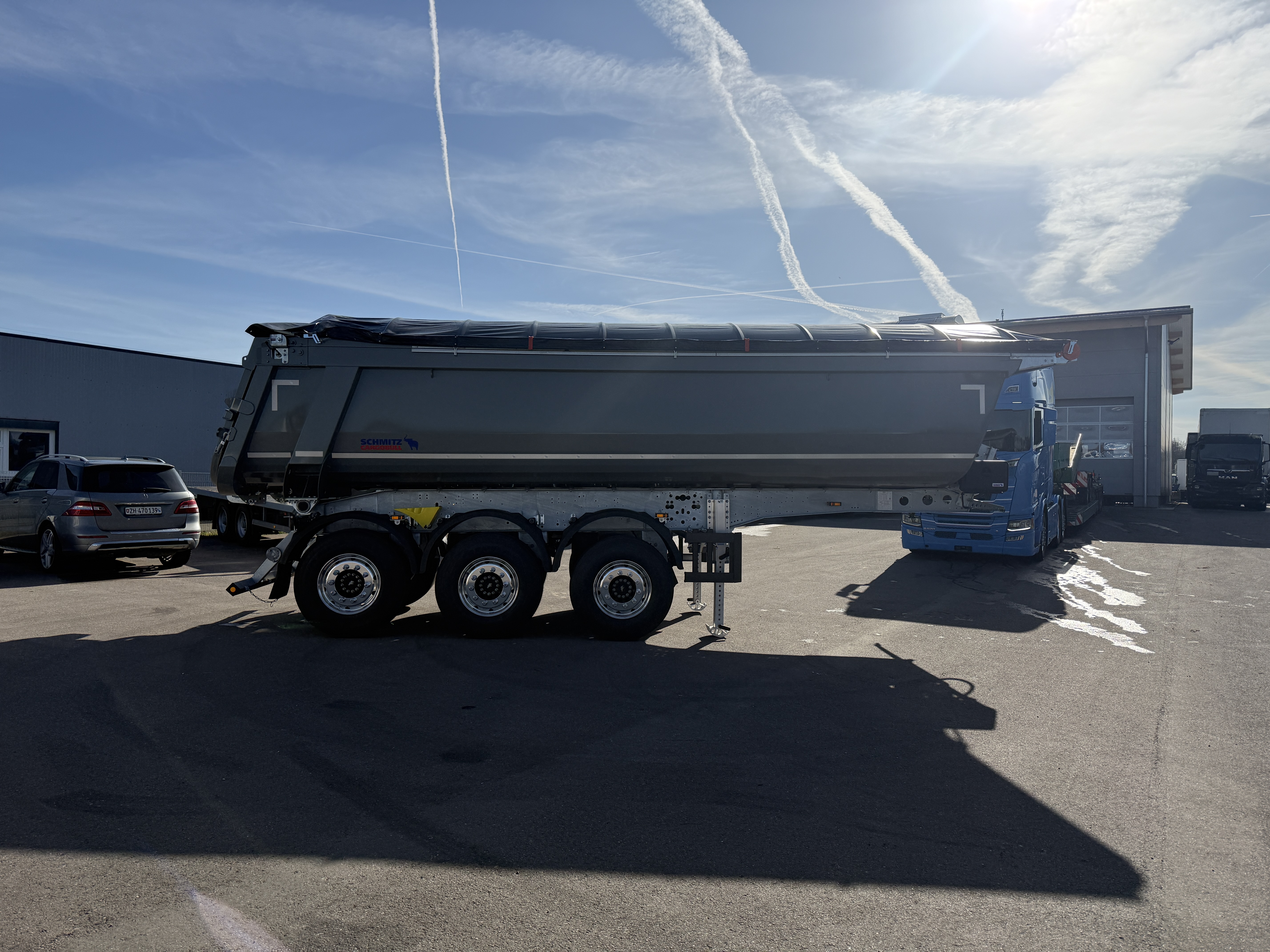 MOTO6625_2835225 vehicle image