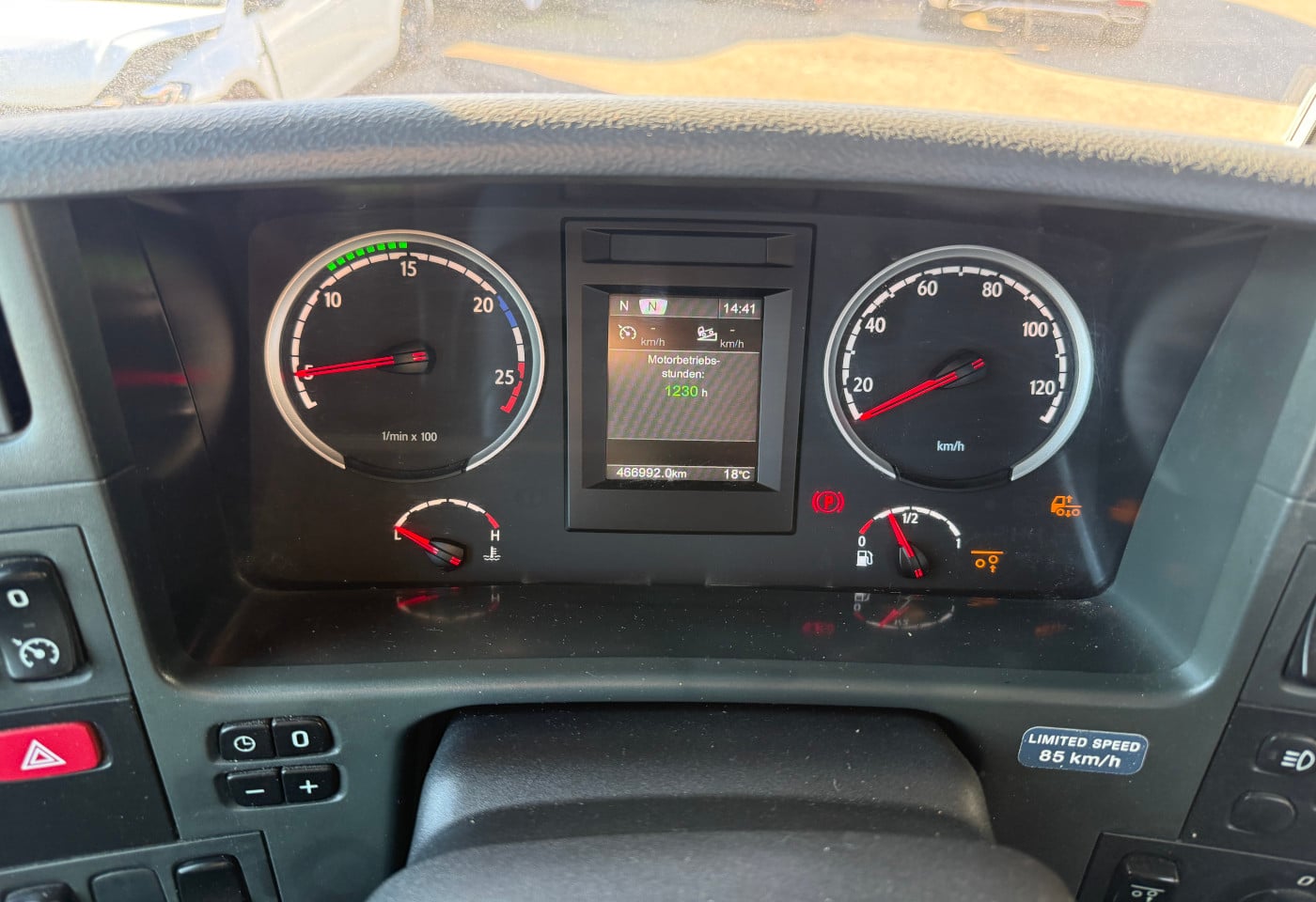 MOTO6625_2836122 vehicle image