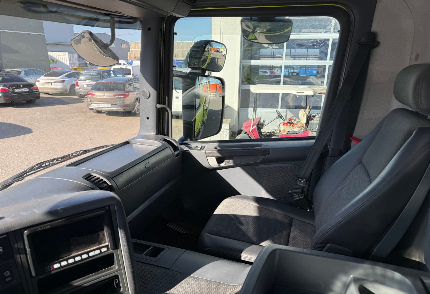 MOTO6625_2836122 vehicle image