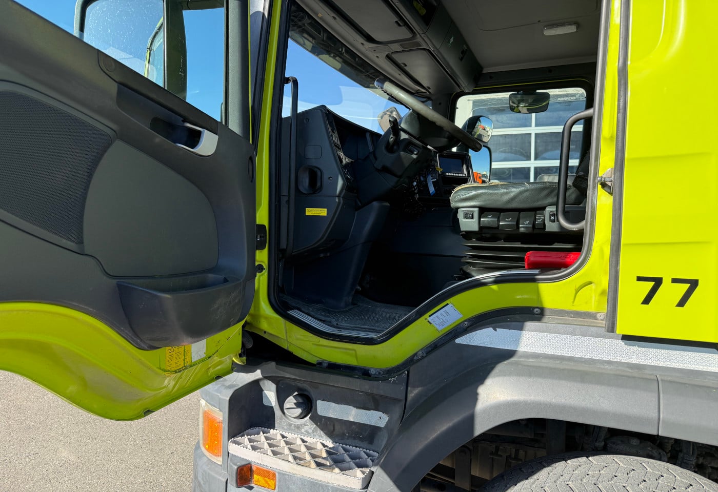 MOTO6625_2836122 vehicle image