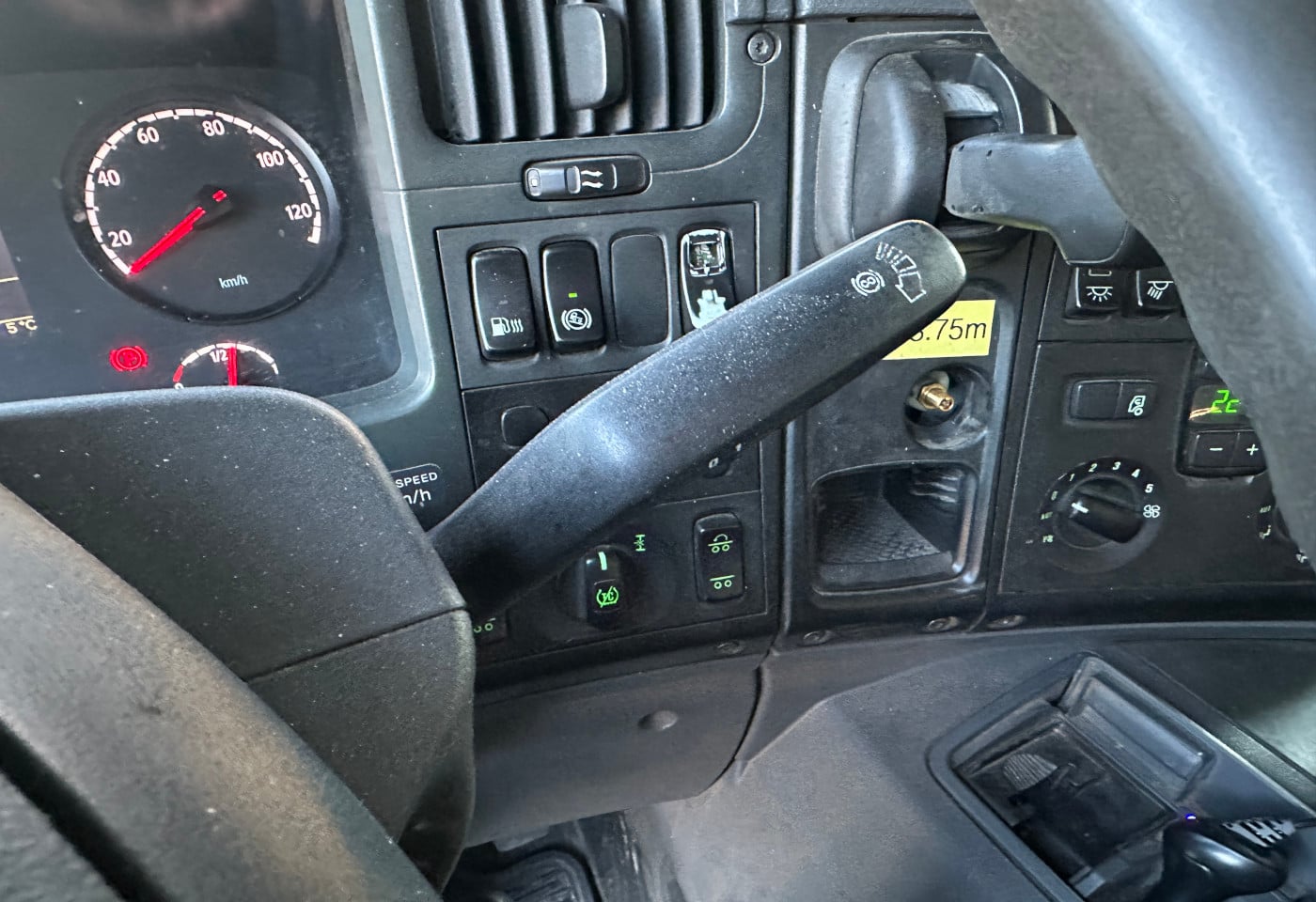 MOTO6625_2836114 vehicle image