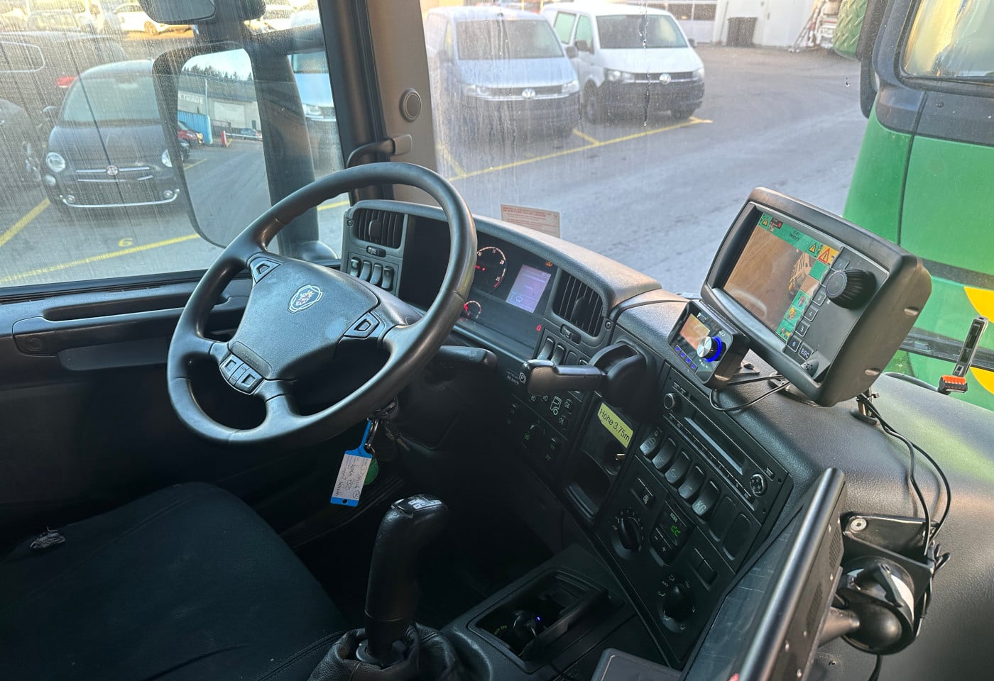 MOTO6625_2836114 vehicle image