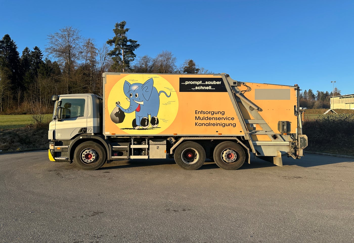 MOTO6625_2836114 vehicle image