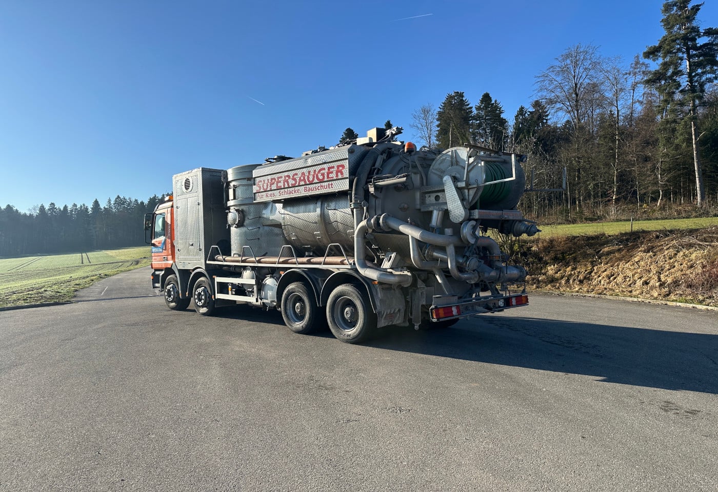 MOTO6625_2836118 vehicle image