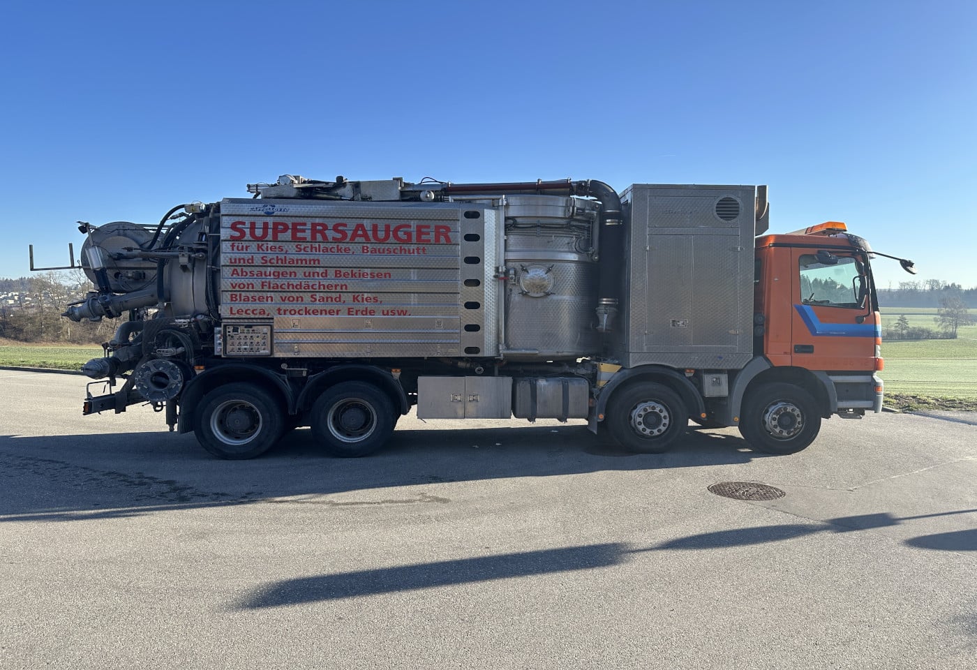 MOTO6625_2836118 vehicle image