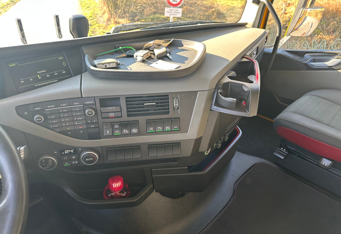 MOTO6625_2835809 vehicle image