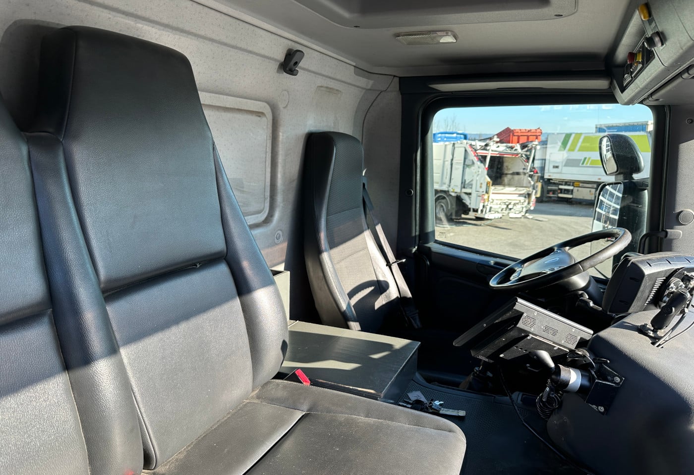 MOTO6625_2836121 vehicle image