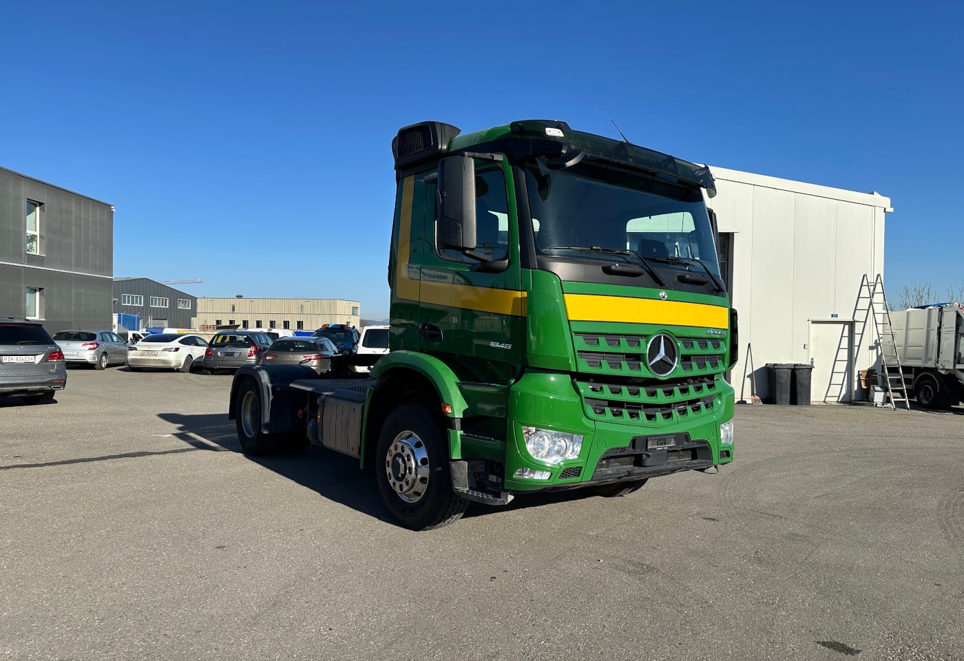 MOTO6625_2836119 vehicle image