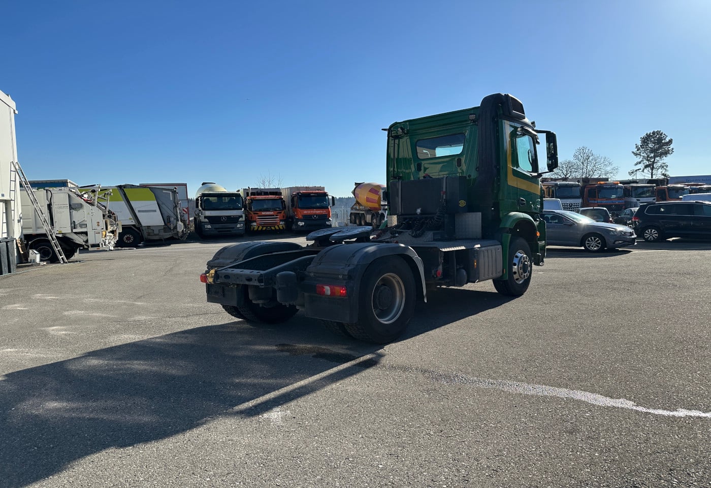 MOTO6625_2836119 vehicle image