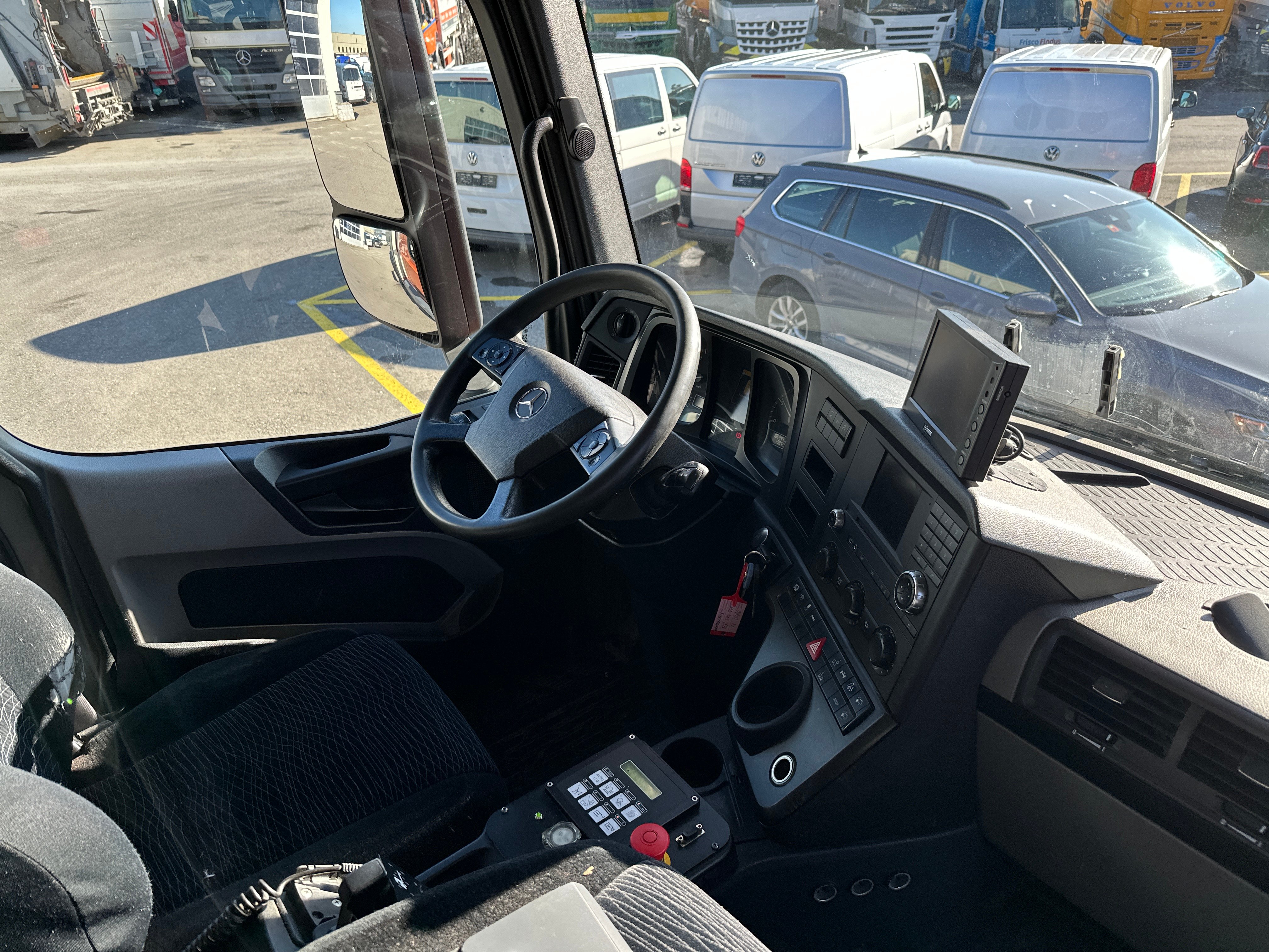 MOTO6625_2836116 vehicle image