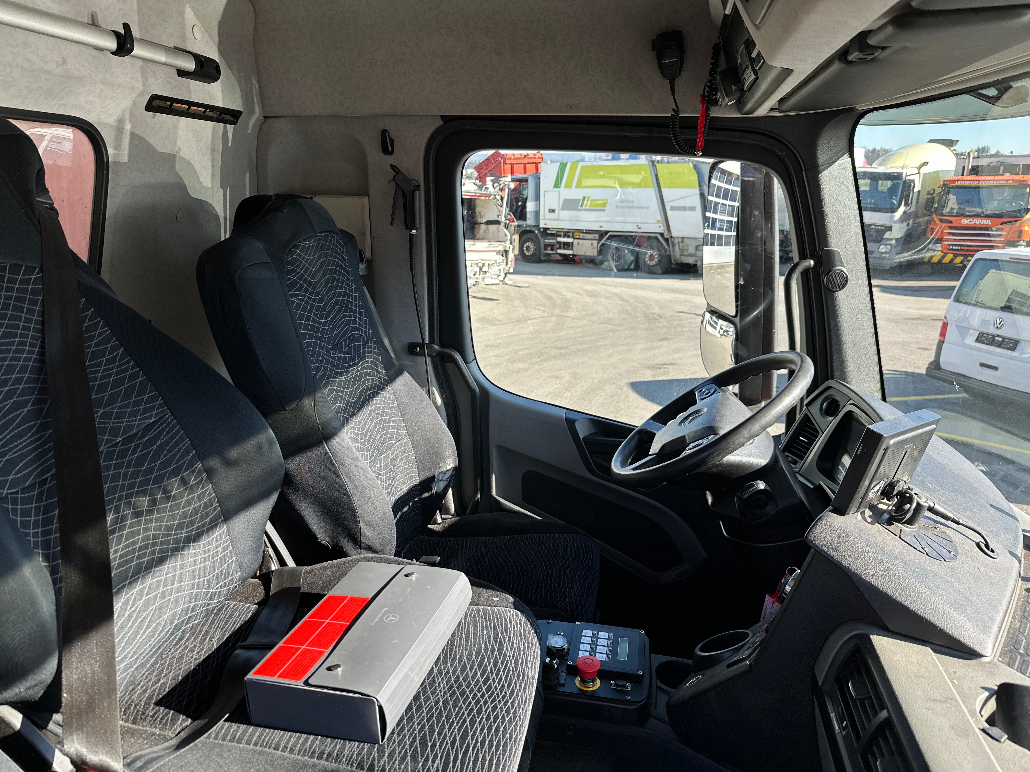 MOTO6625_2836116 vehicle image