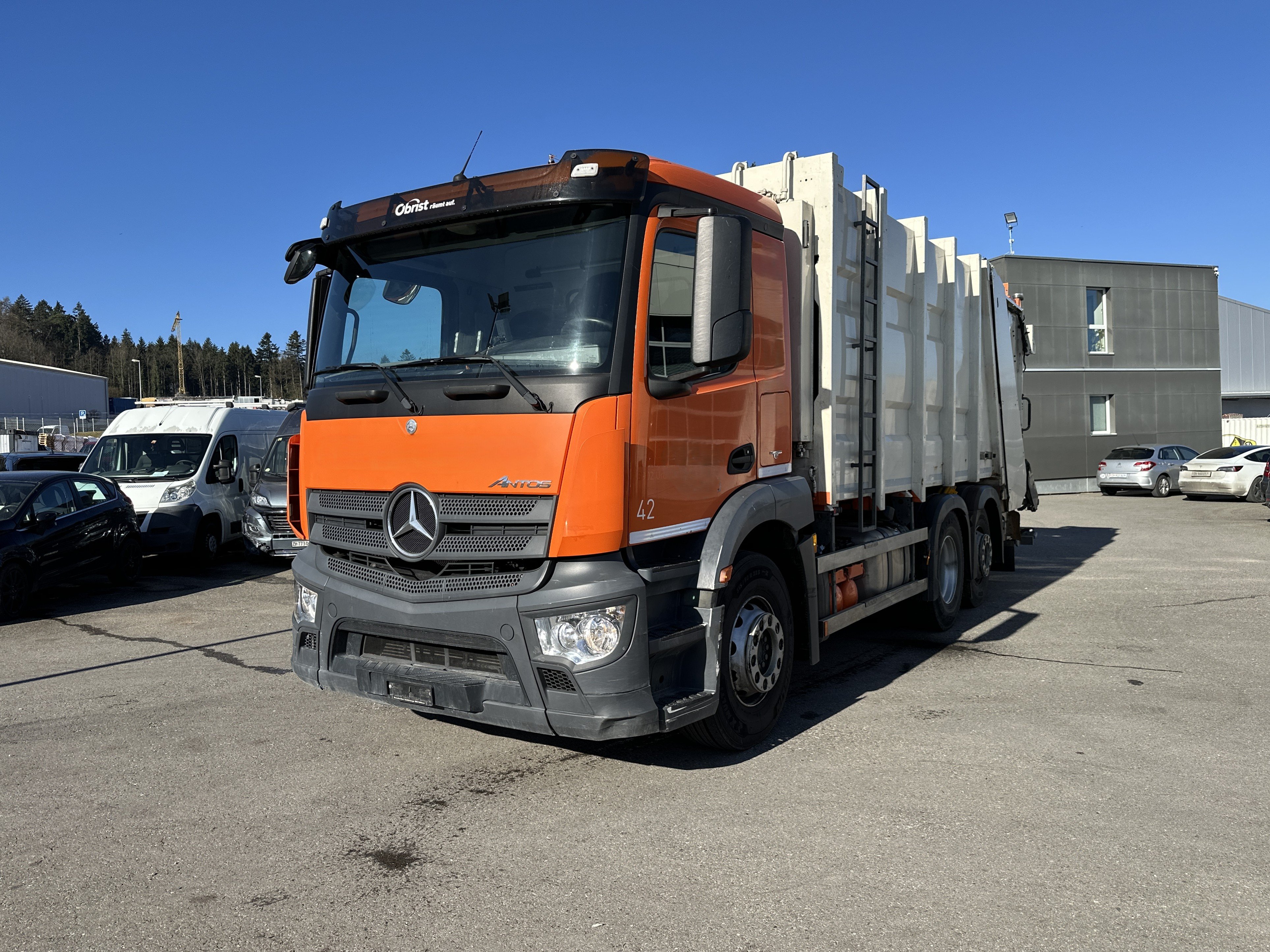 MOTO6625_2836116 vehicle image