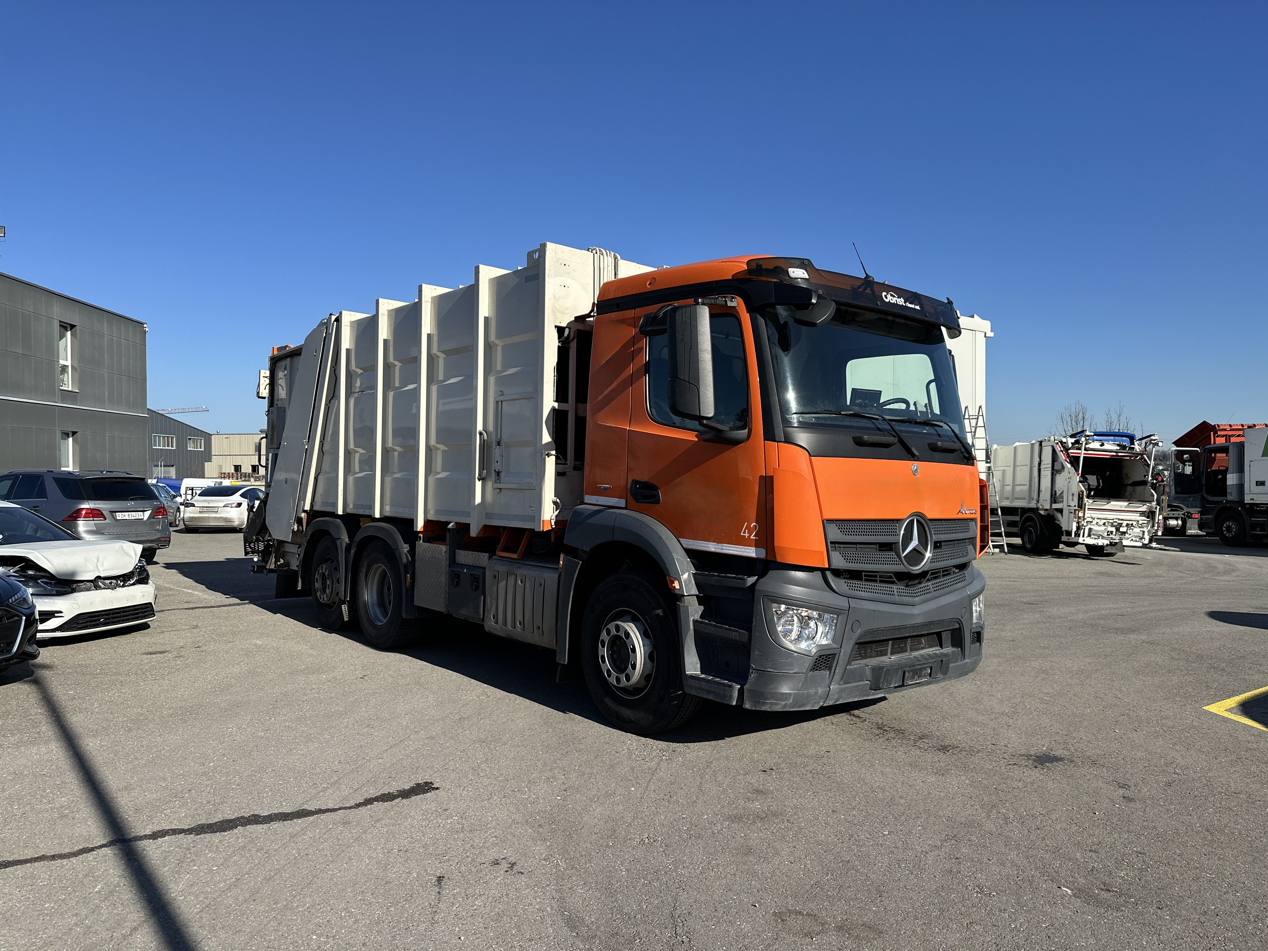 MOTO6625_2836116 vehicle image