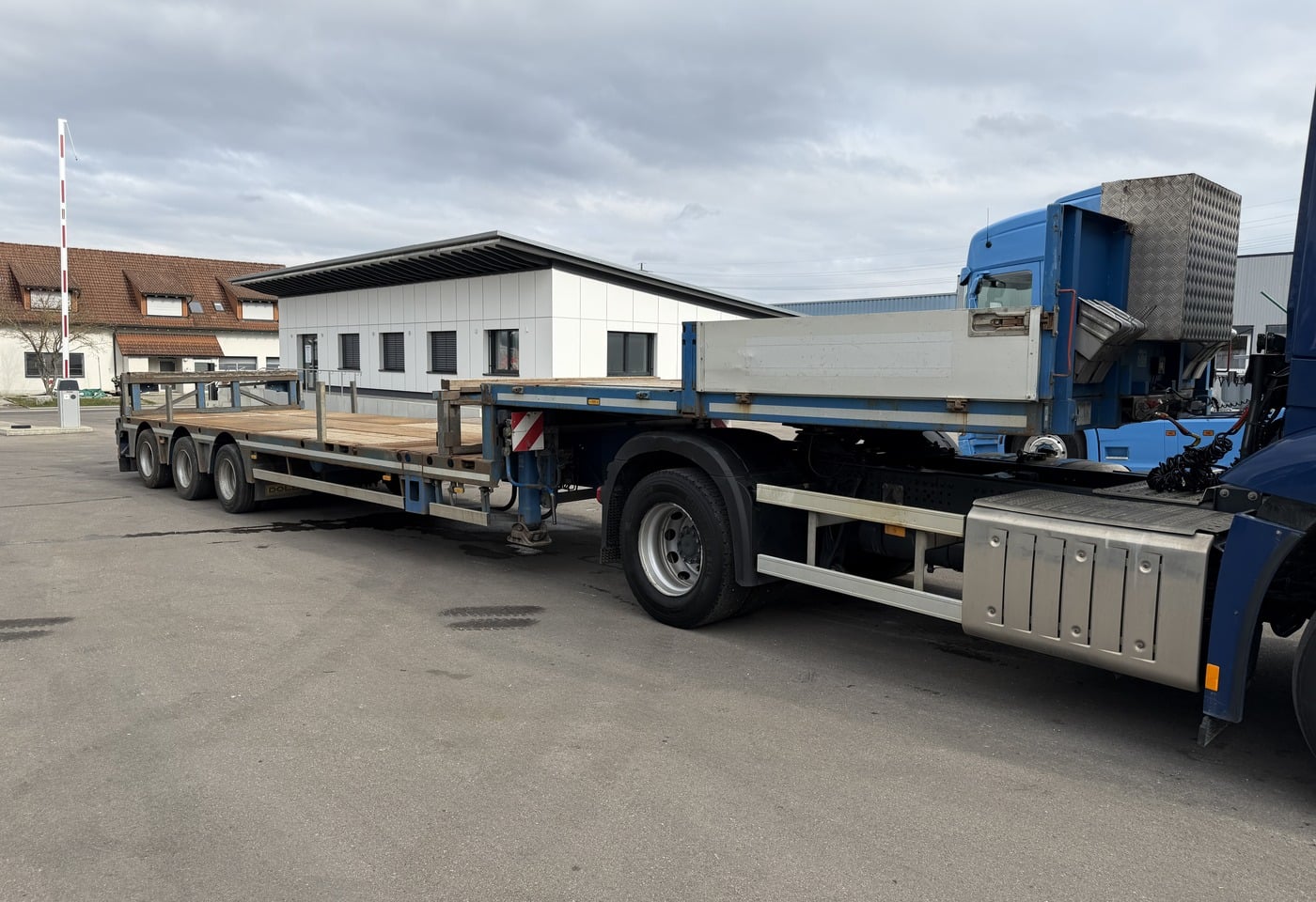 MOTO6625_2837016 vehicle image