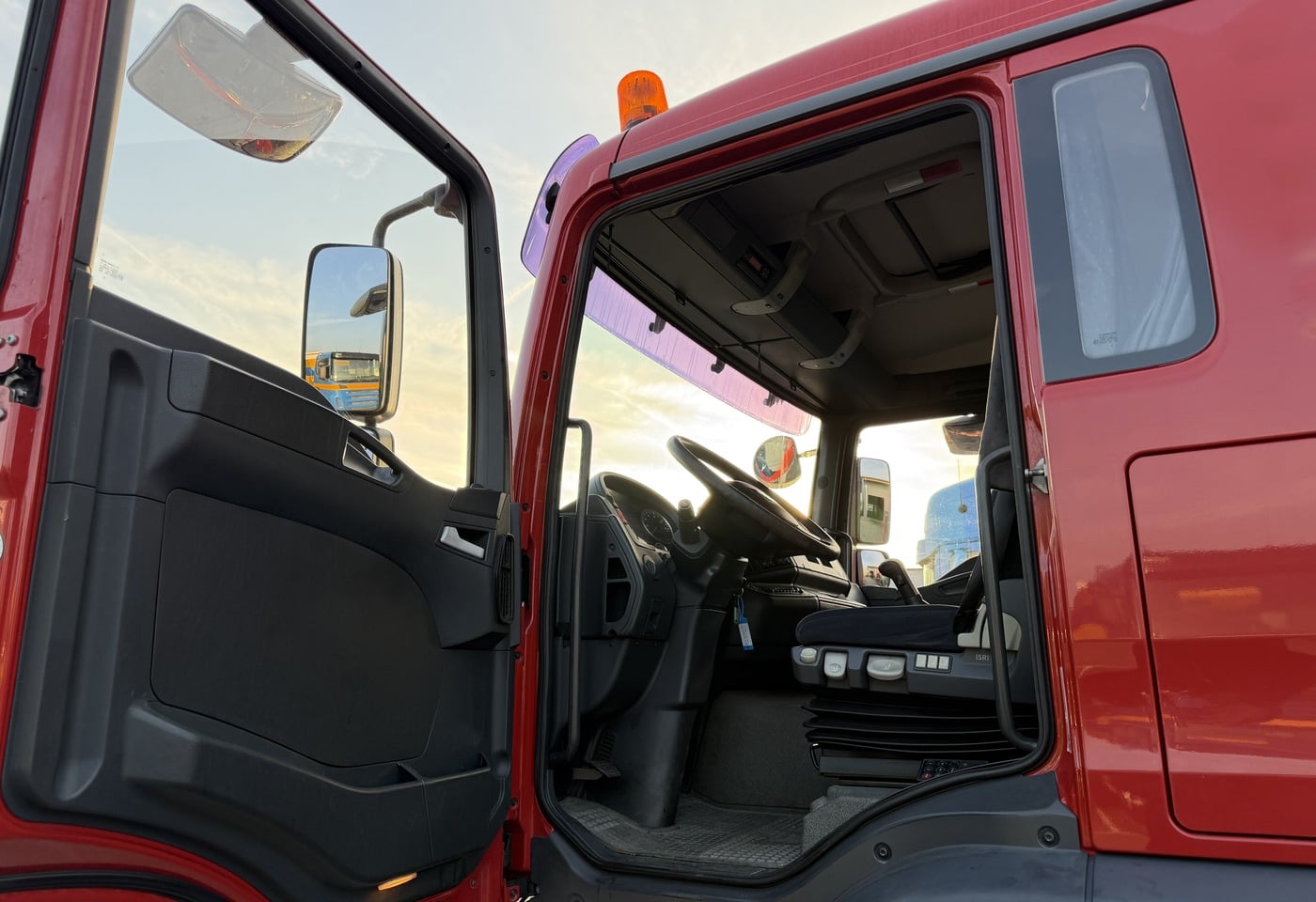 MOTO6625_2837334 vehicle image