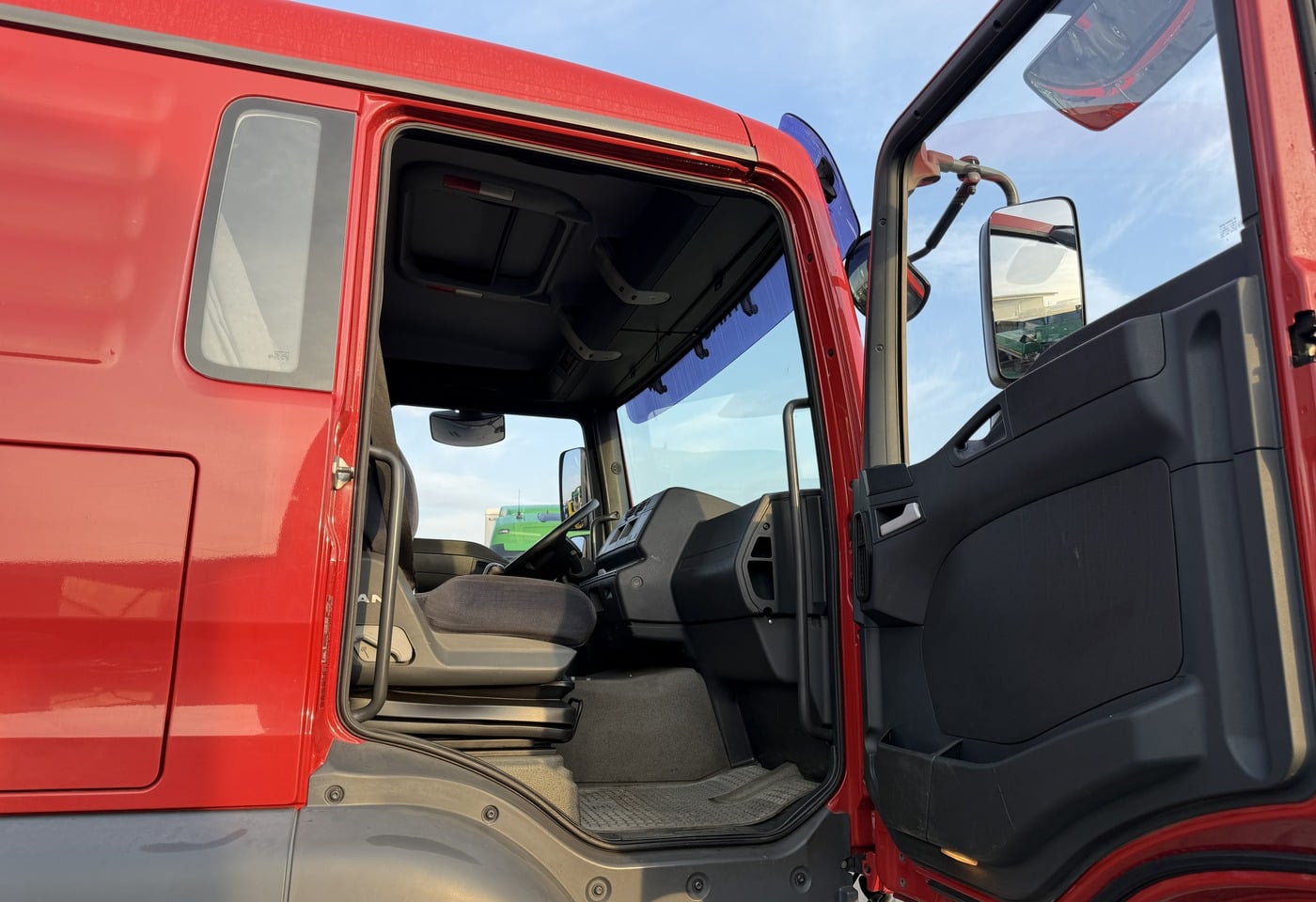 MOTO6625_2837334 vehicle image