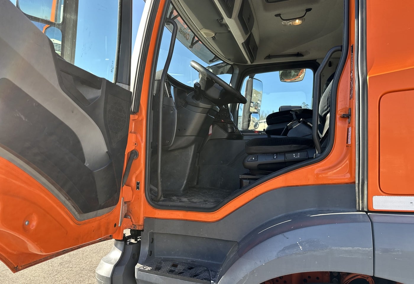 MOTO6625_2836903 vehicle image