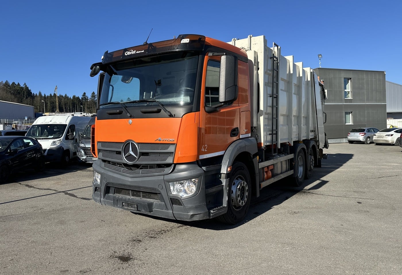 MOTO6625_2836903 vehicle image