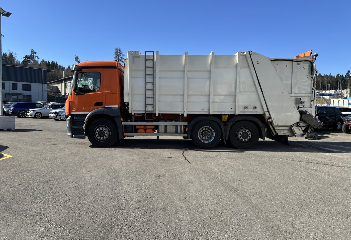 MOTO6625_2836903 vehicle image