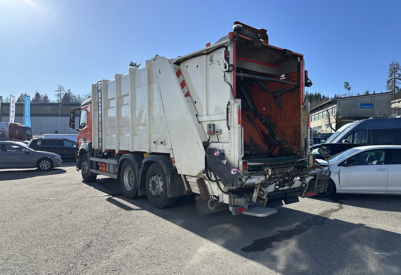 MOTO6625_2836903 vehicle image