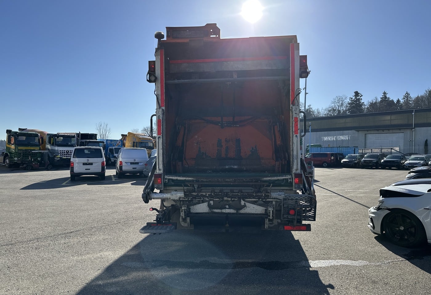 MOTO6625_2836903 vehicle image