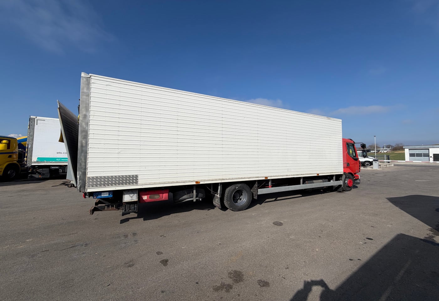 MOTO6625_2838285 vehicle image