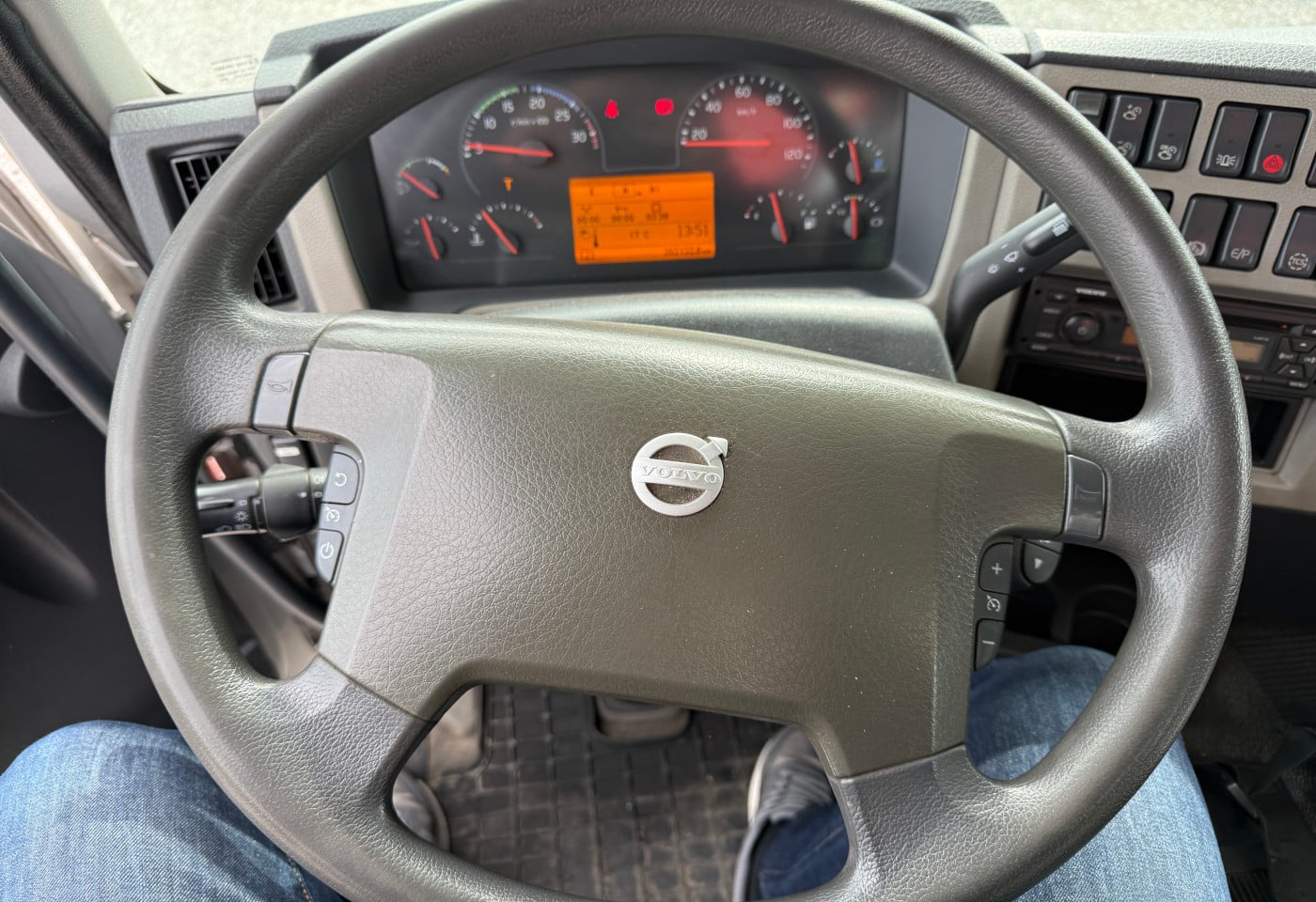 MOTO6625_2847765 vehicle image