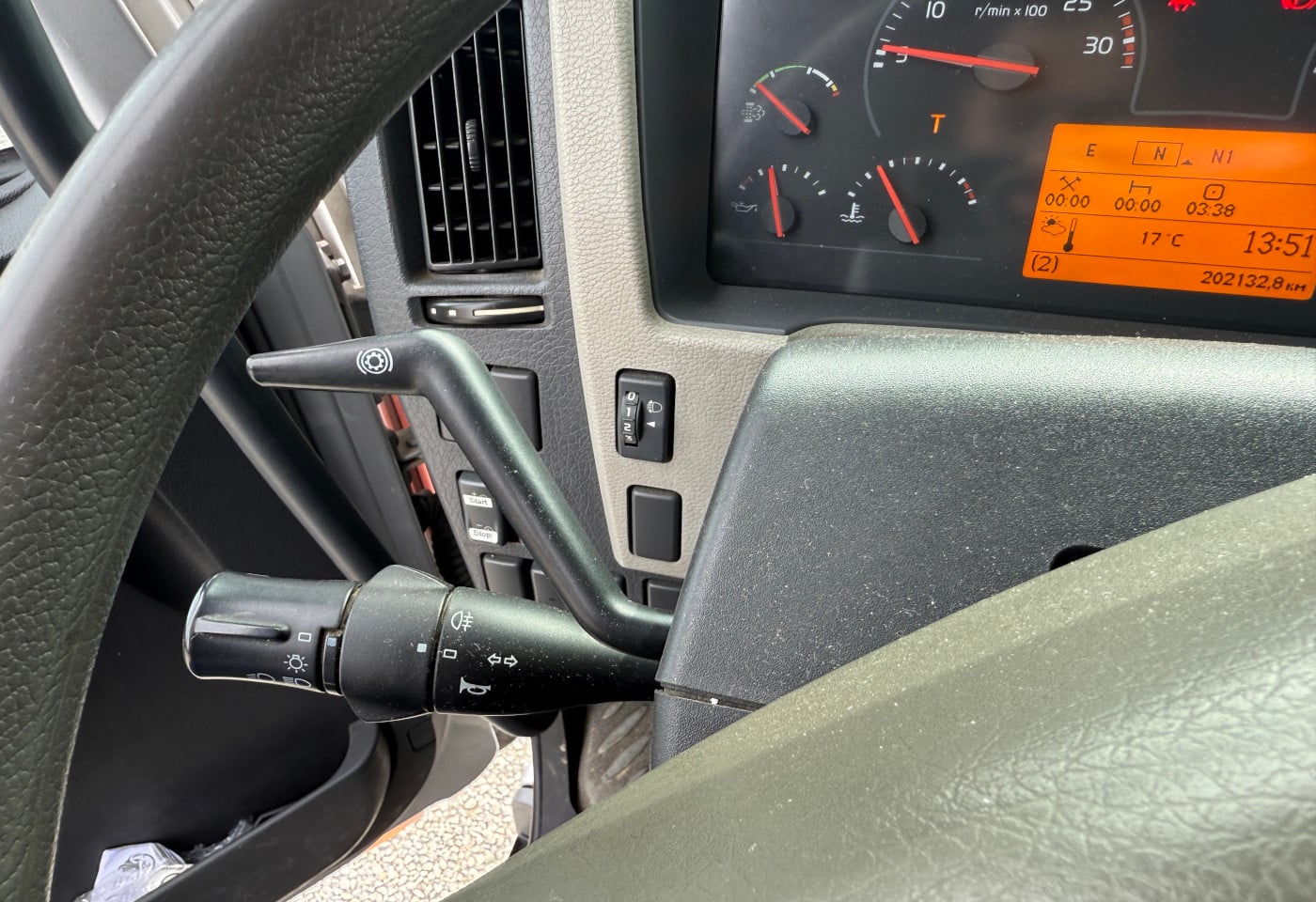 MOTO6625_2847765 vehicle image