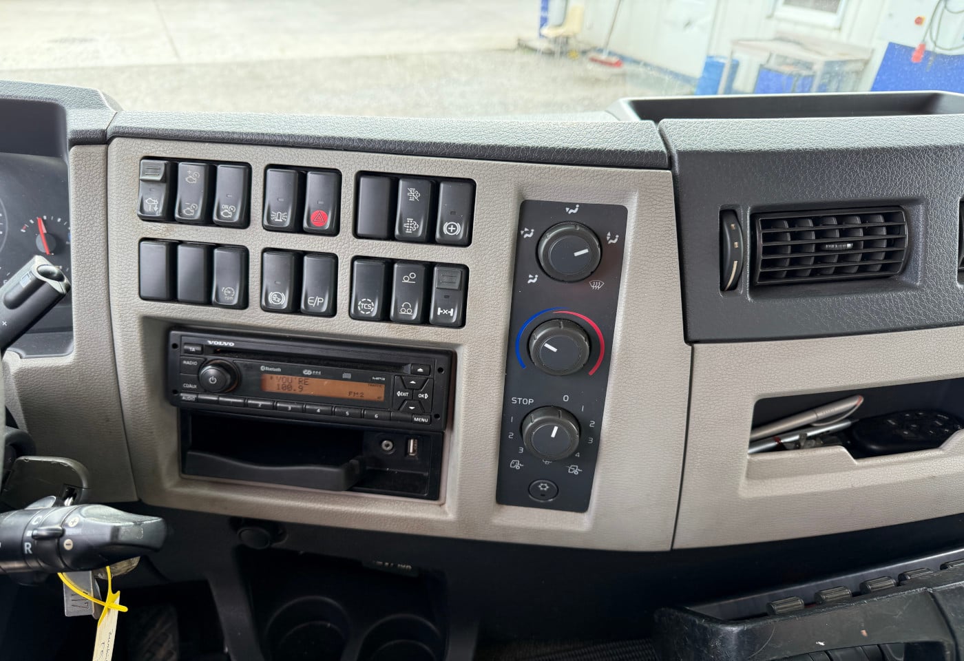 MOTO6625_2847765 vehicle image