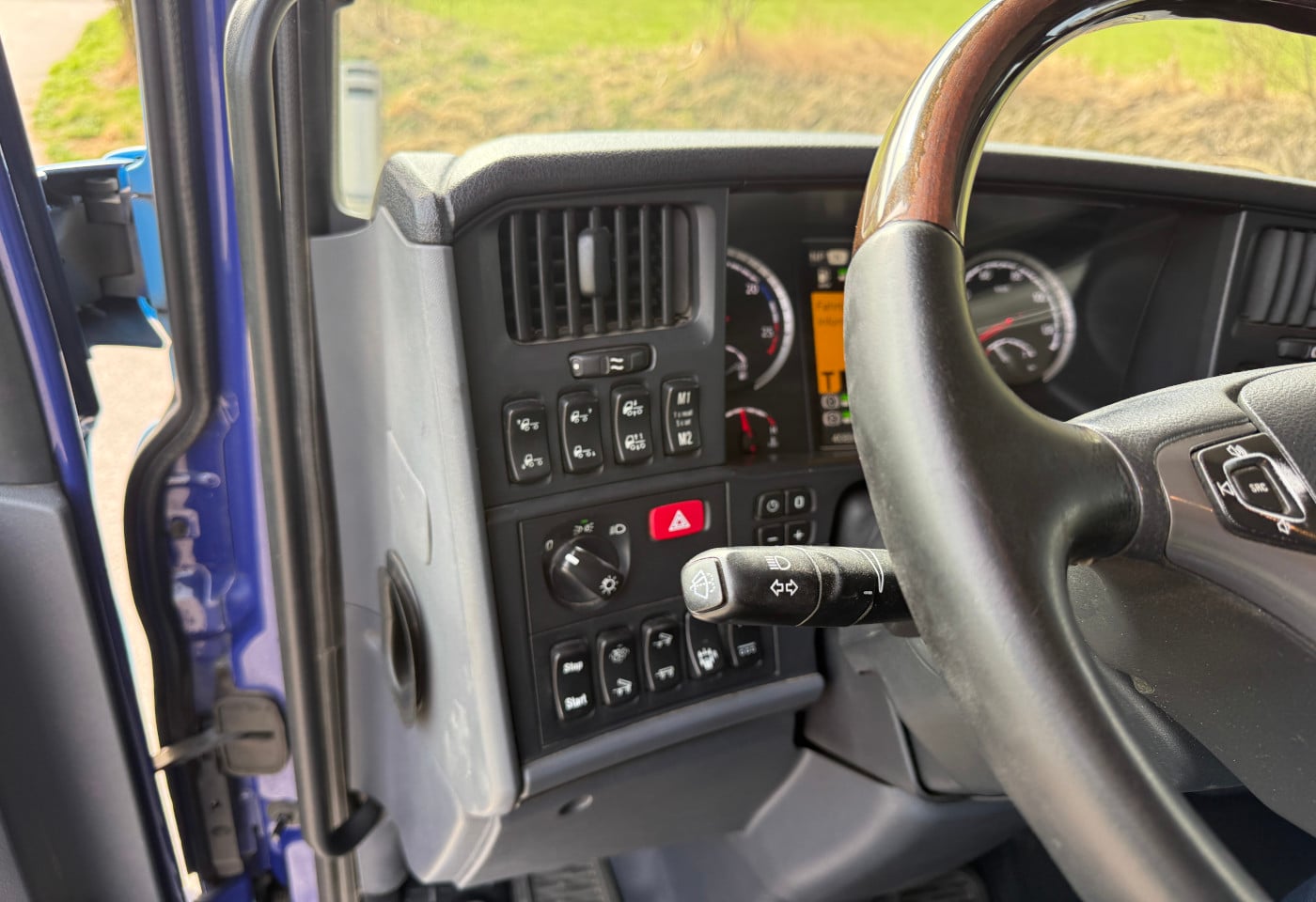 MOTO6625_2854841 vehicle image