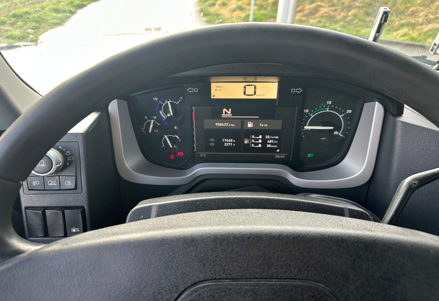 MOTO6625_2869757 vehicle image