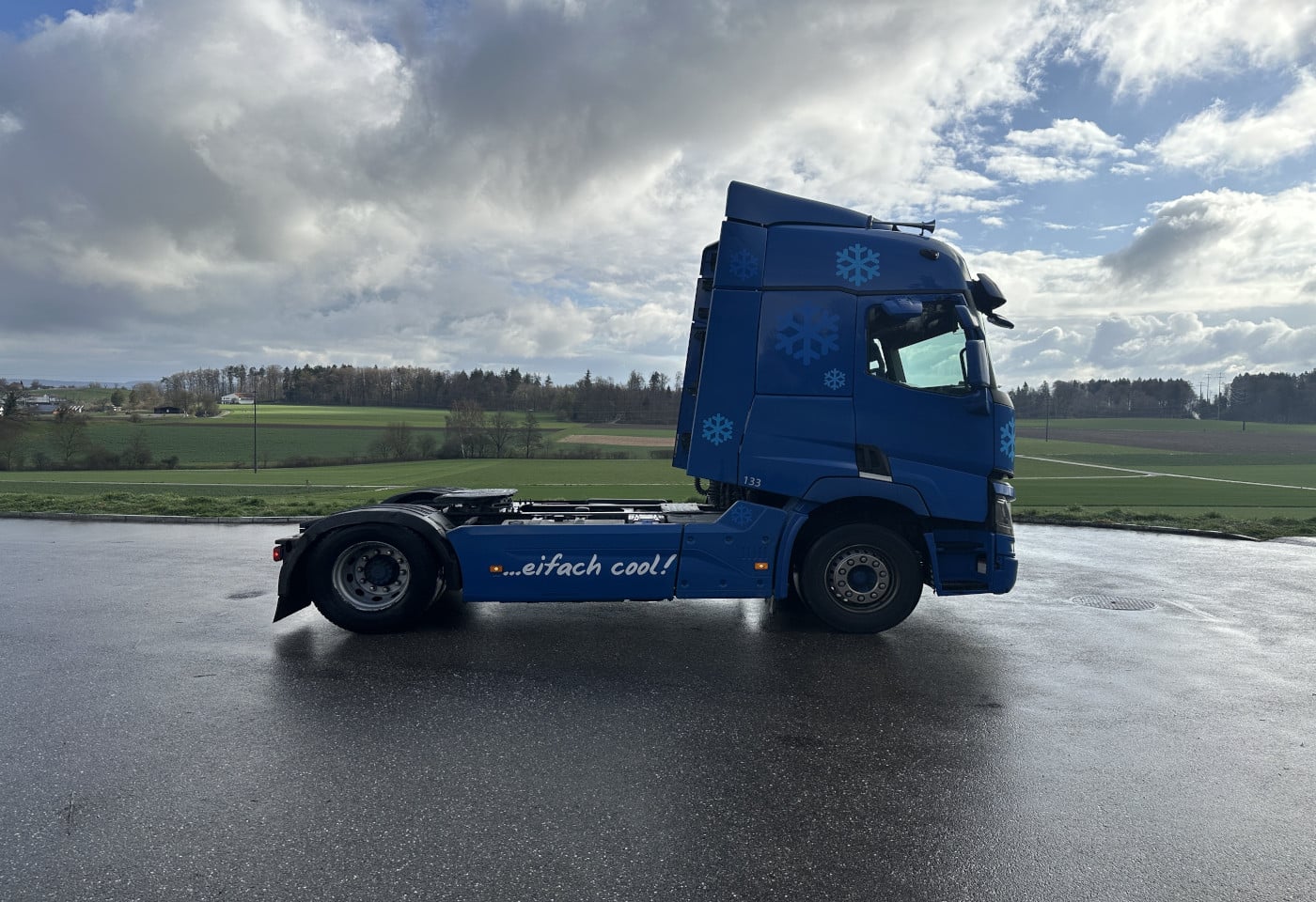 MOTO6625_2869757 vehicle image