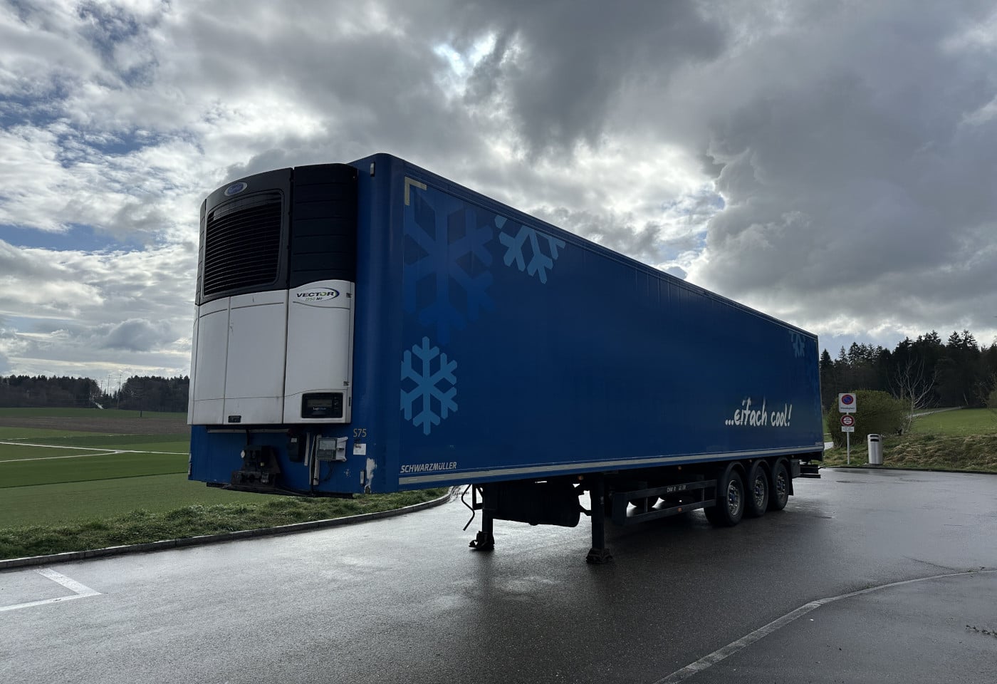 MOTO6625_2870237 vehicle image