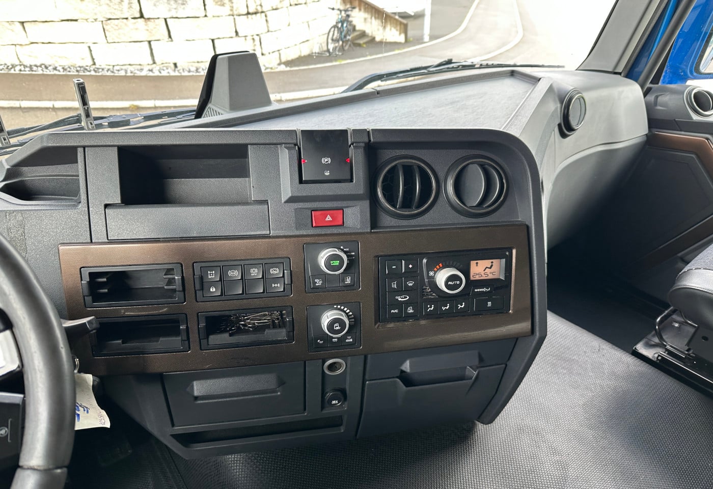 MOTO6625_2869508 vehicle image