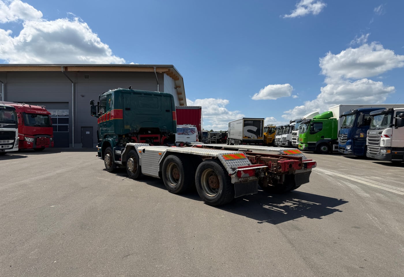 MOTO6625_2891036 vehicle image