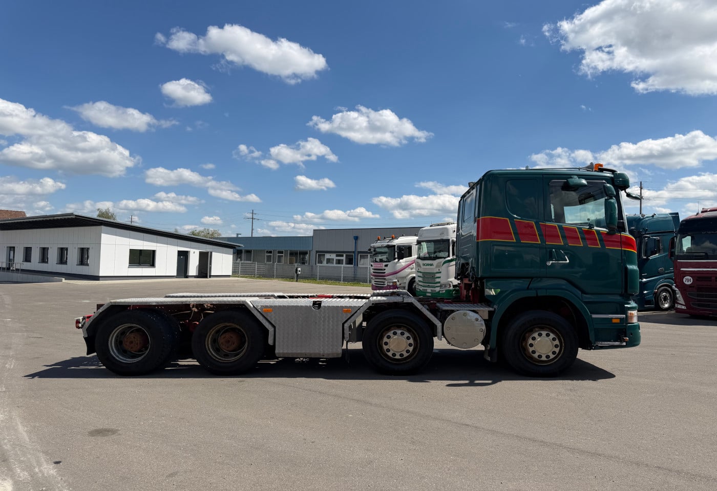 MOTO6625_2891036 vehicle image