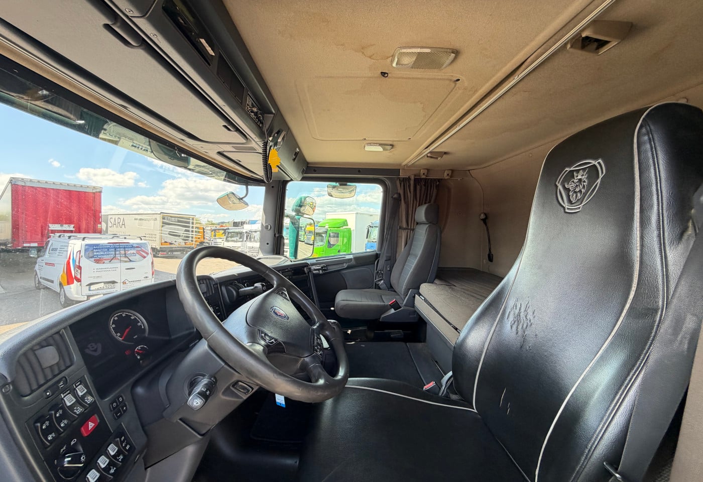 MOTO6625_2891036 vehicle image