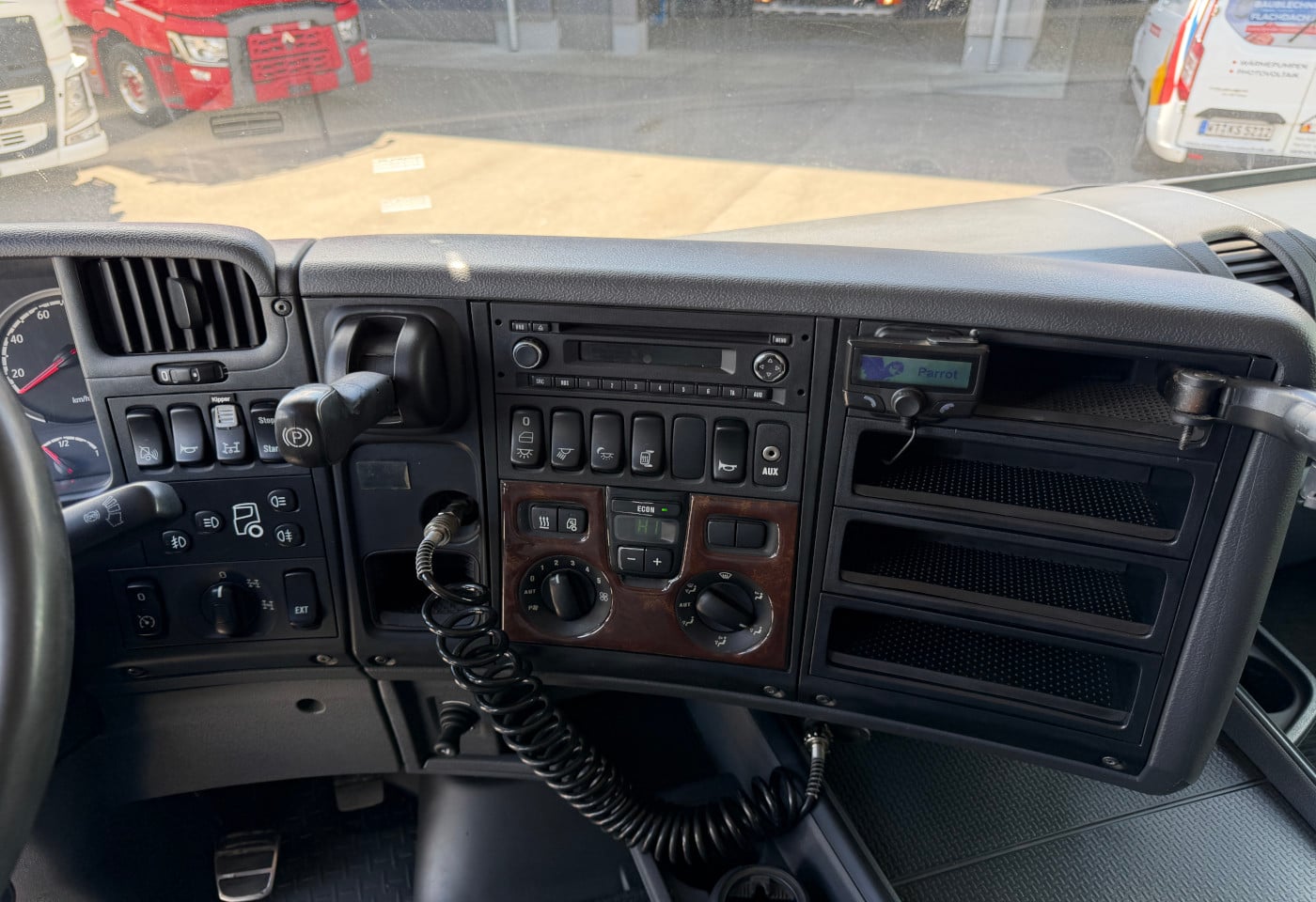 MOTO6625_2891036 vehicle image