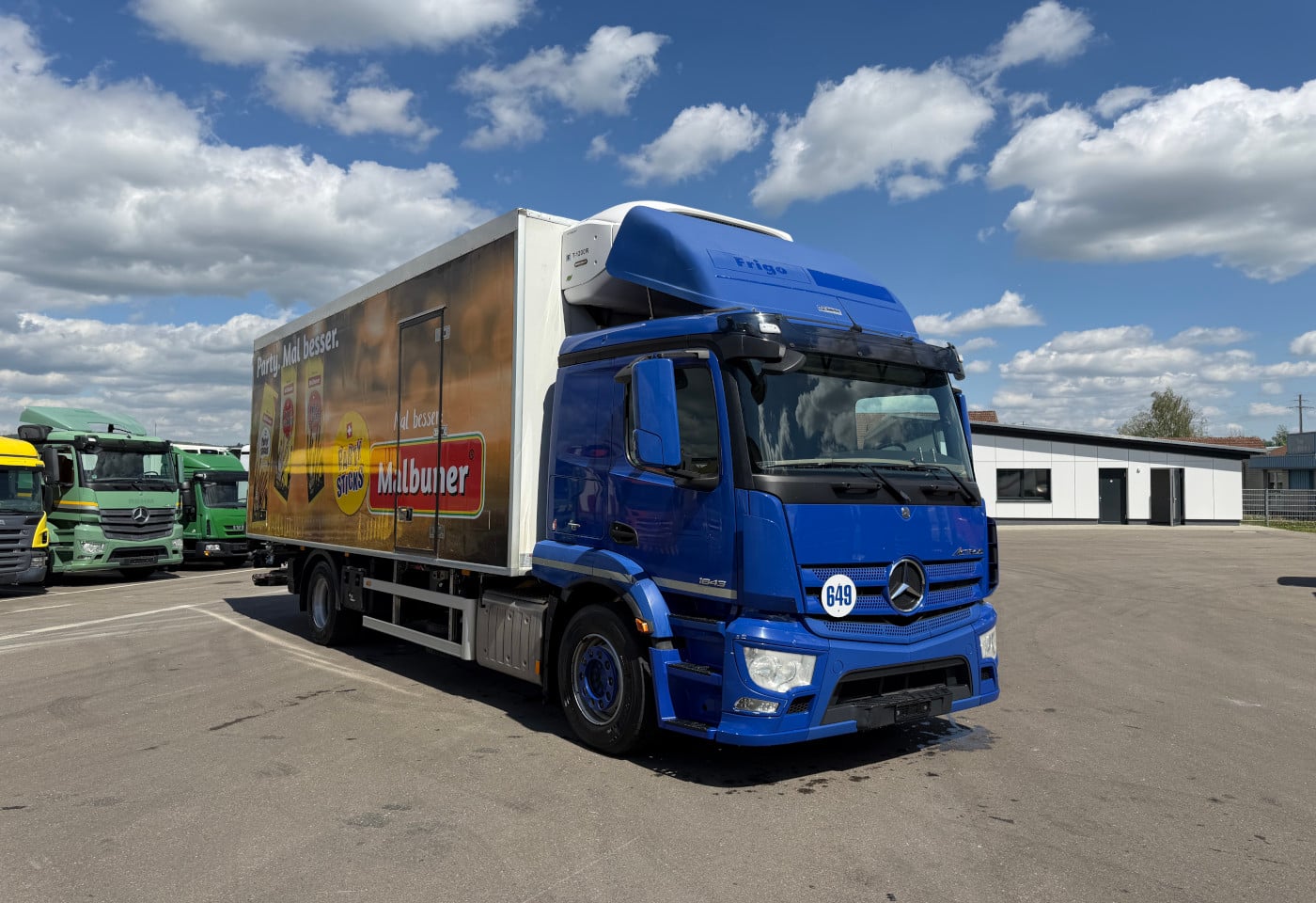 MOTO6625_2892054 vehicle image