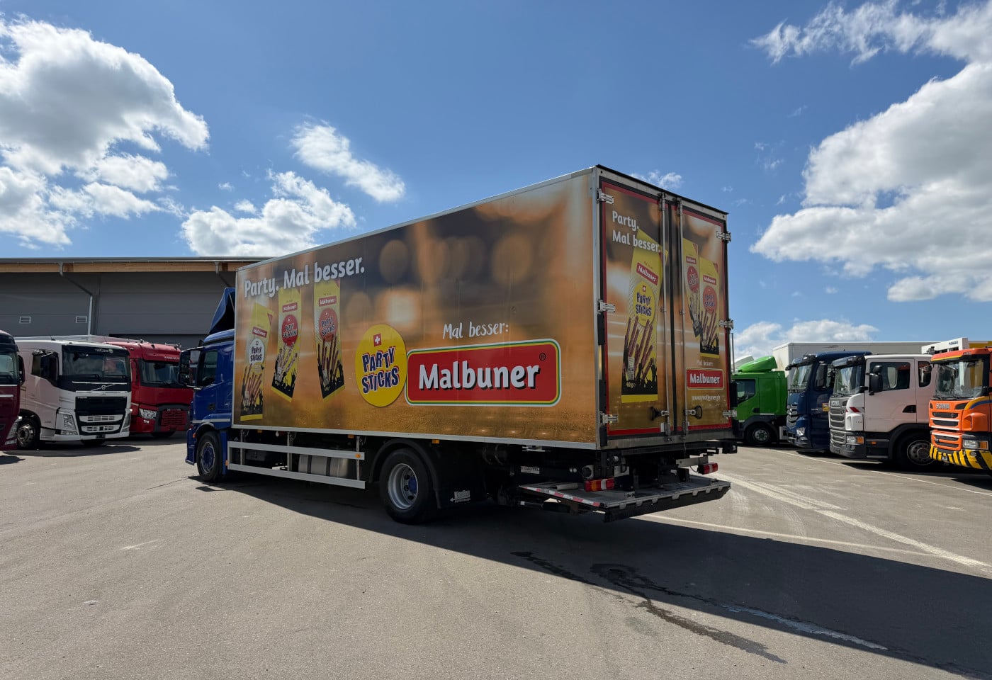 MOTO6625_2892054 vehicle image